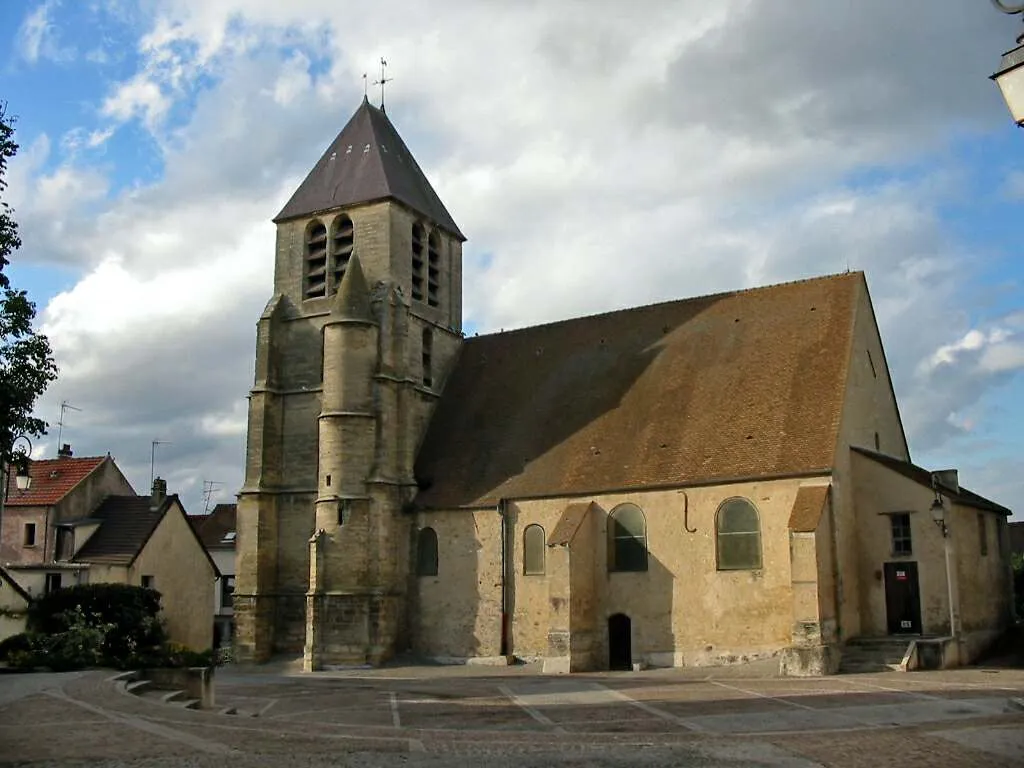 Photo showing: Aubergenville (Yvelines) église Saint-Ouen
Photo JH Mora, octobre 2005