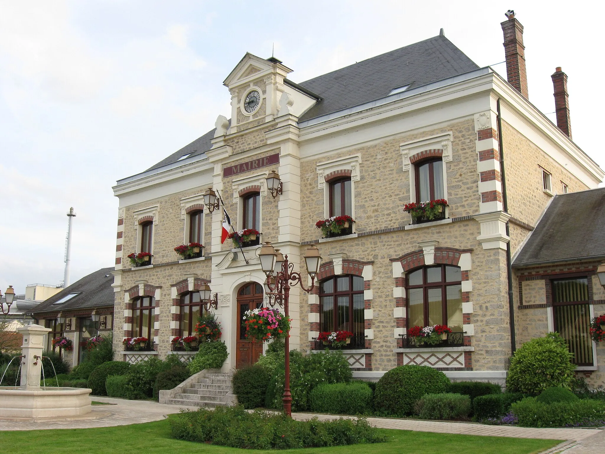 Photo showing: Mairie de Bagneaux-sur-Loing (département de la Seine et Marne, région Île-de-France).