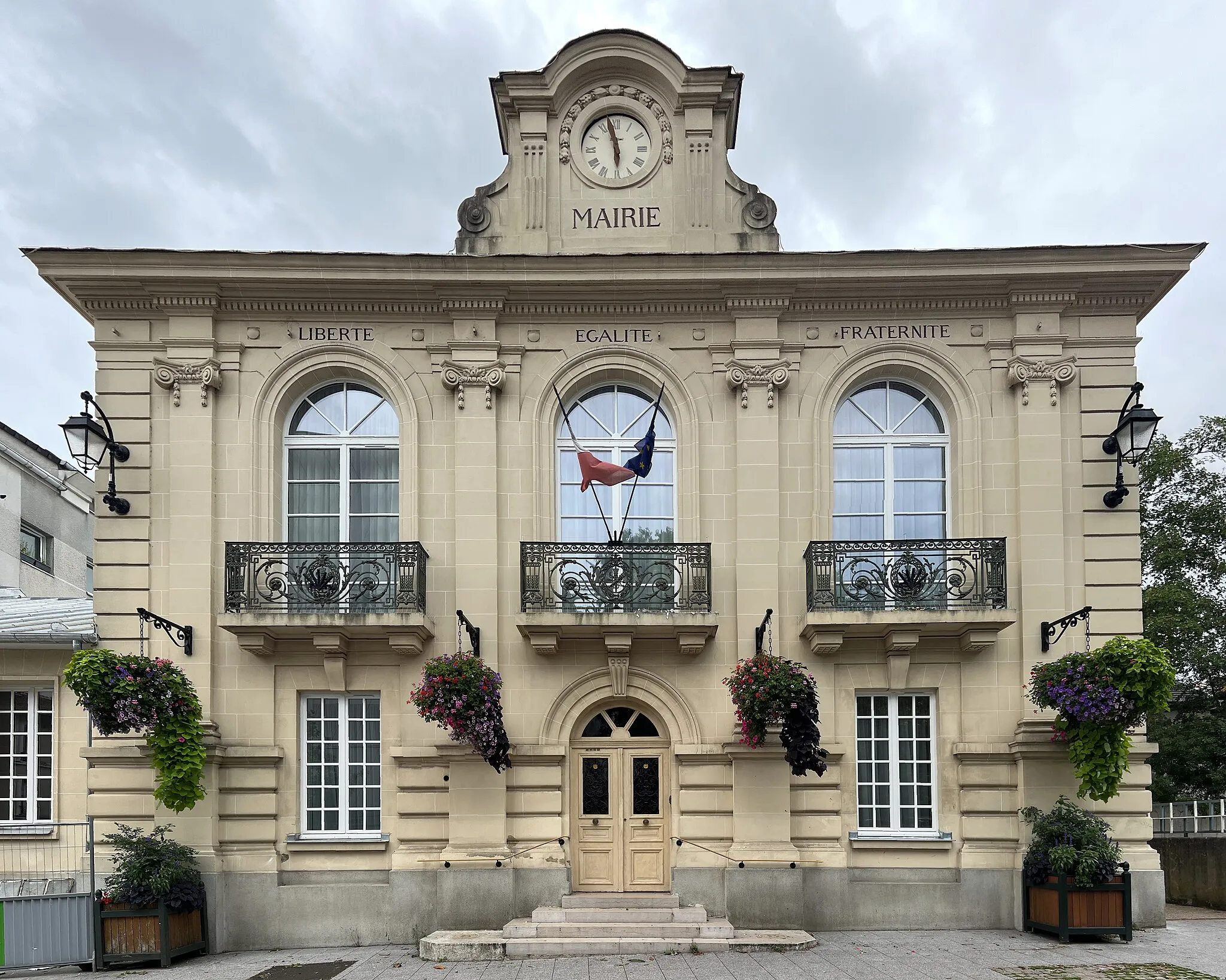 Photo showing: Ancienne mairie de Bagneux dans les Hauts-de-Seine.