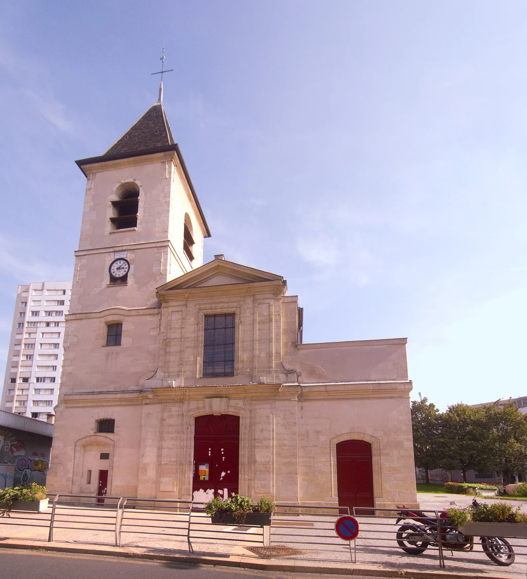 Photo showing: This building is inscrit au titre des monuments historiques de la France. It is indexed in the base Mérimée, a database of architectural heritage maintained by the French Ministry of Culture, under the reference PA00079929 .