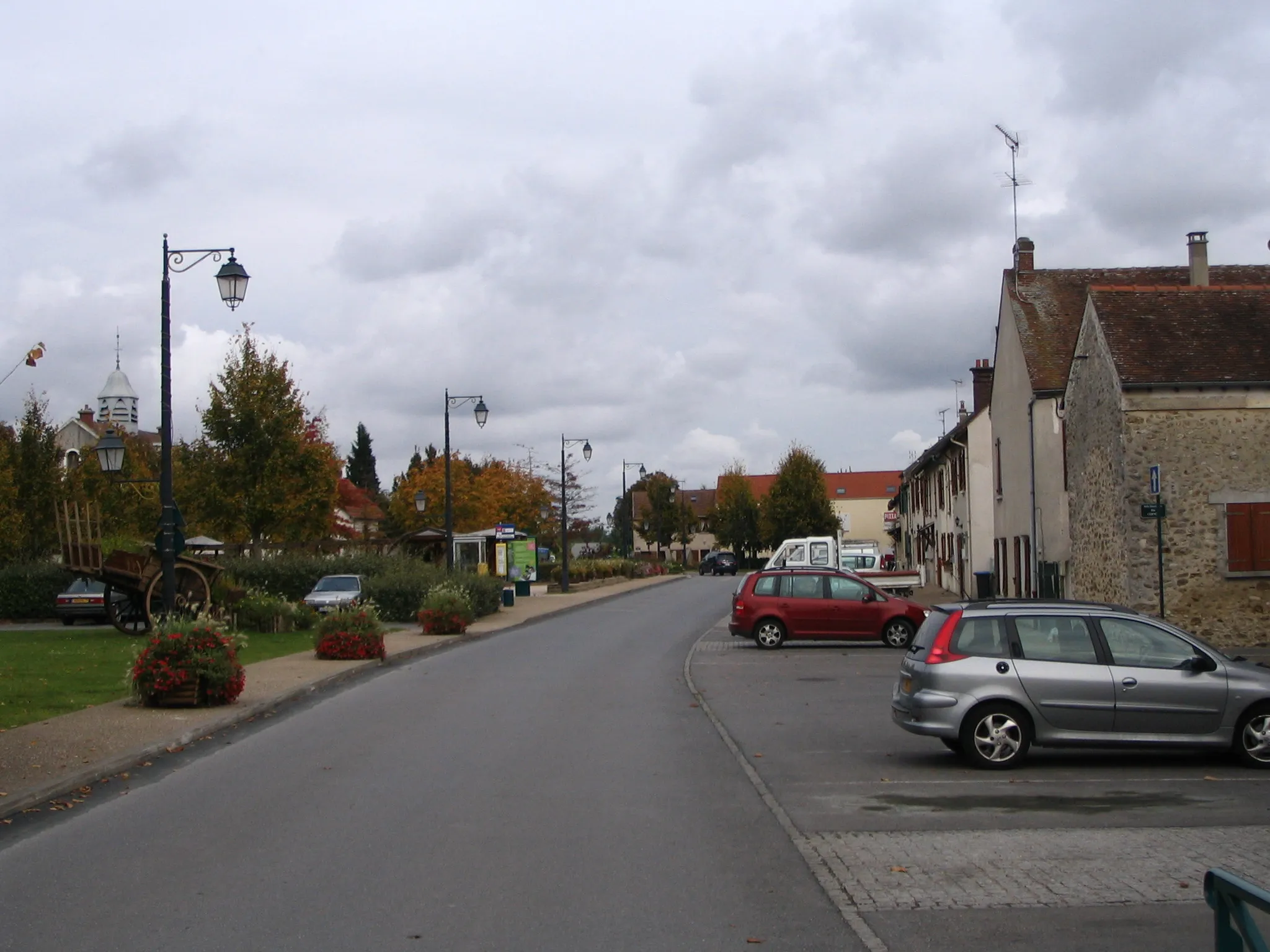 Photo showing: Paris Street, in Bailly-Romainvilliers (Seine-et-Marne, France).