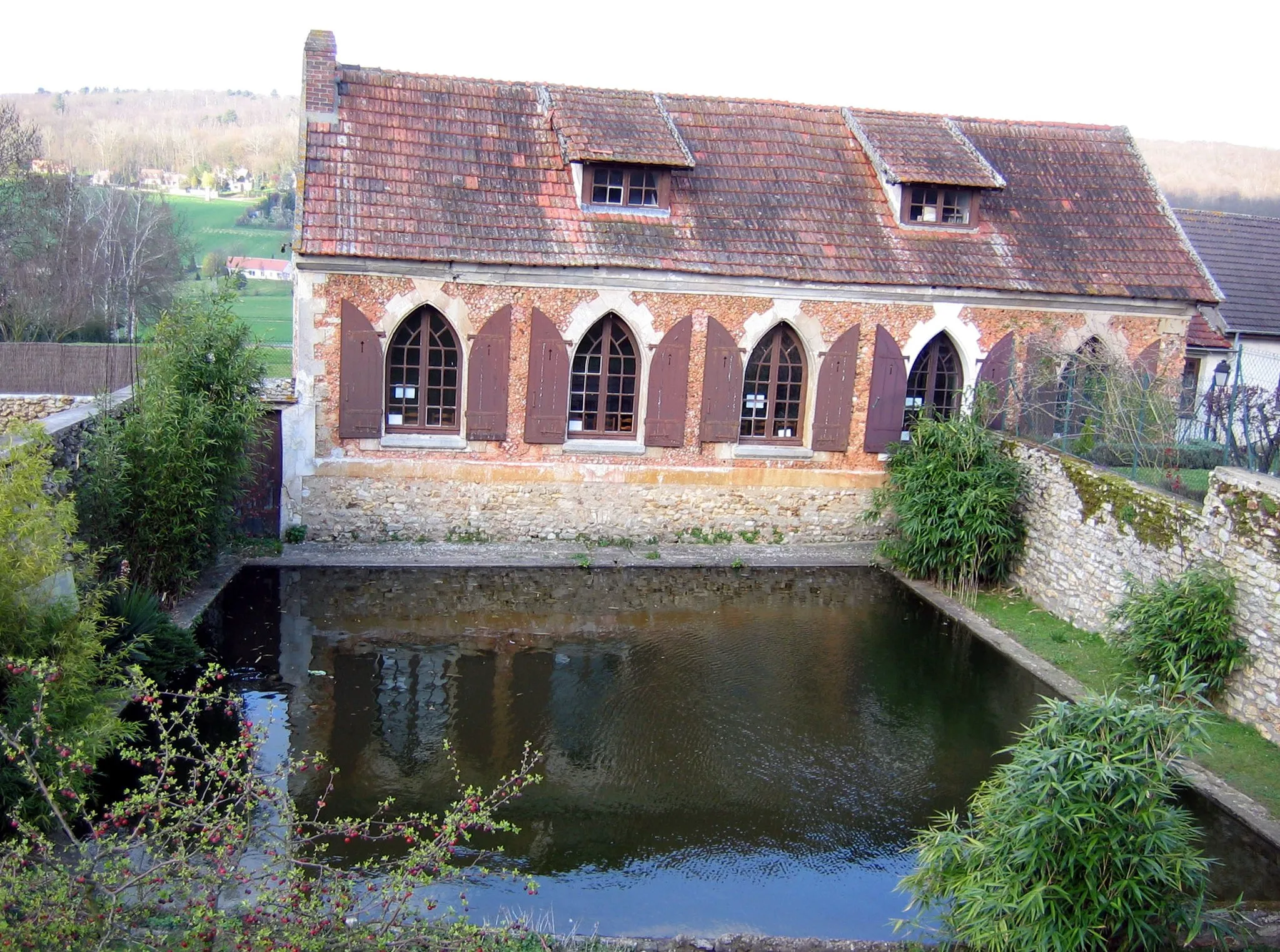 Photo showing: Lavoir de la commune de Bazemont, construit par Parat de Chalandray (78 - Yvelines)