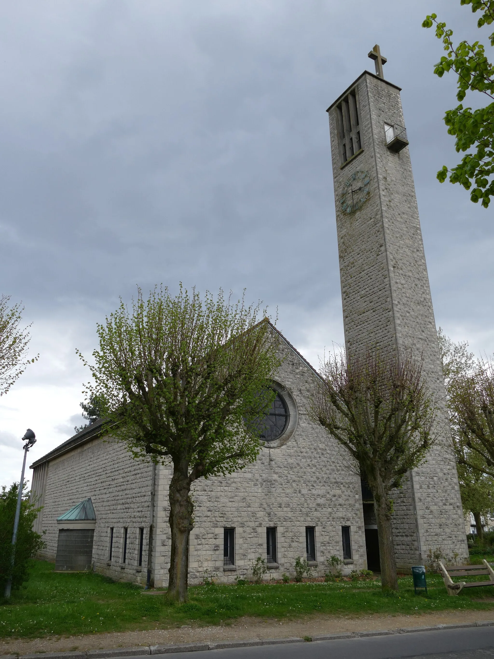 Photo showing: Saint-Denis' church in Bernes-sur-Oise (Val d'Oise, Île-de-France, France).
