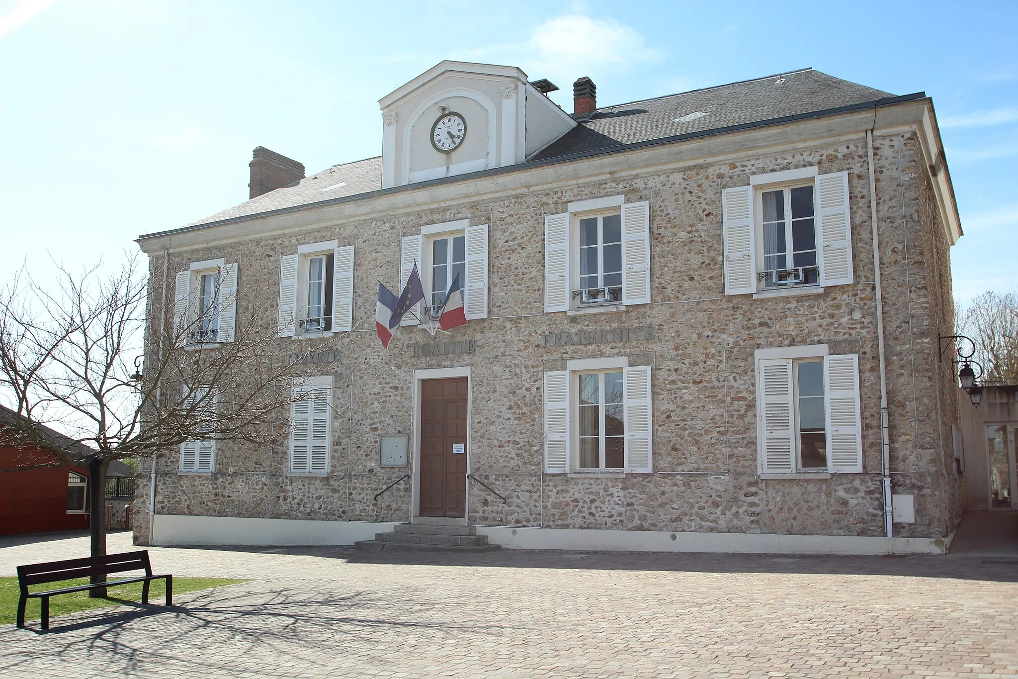 Photo showing: Town hall of Briis-sous-Forges, France.