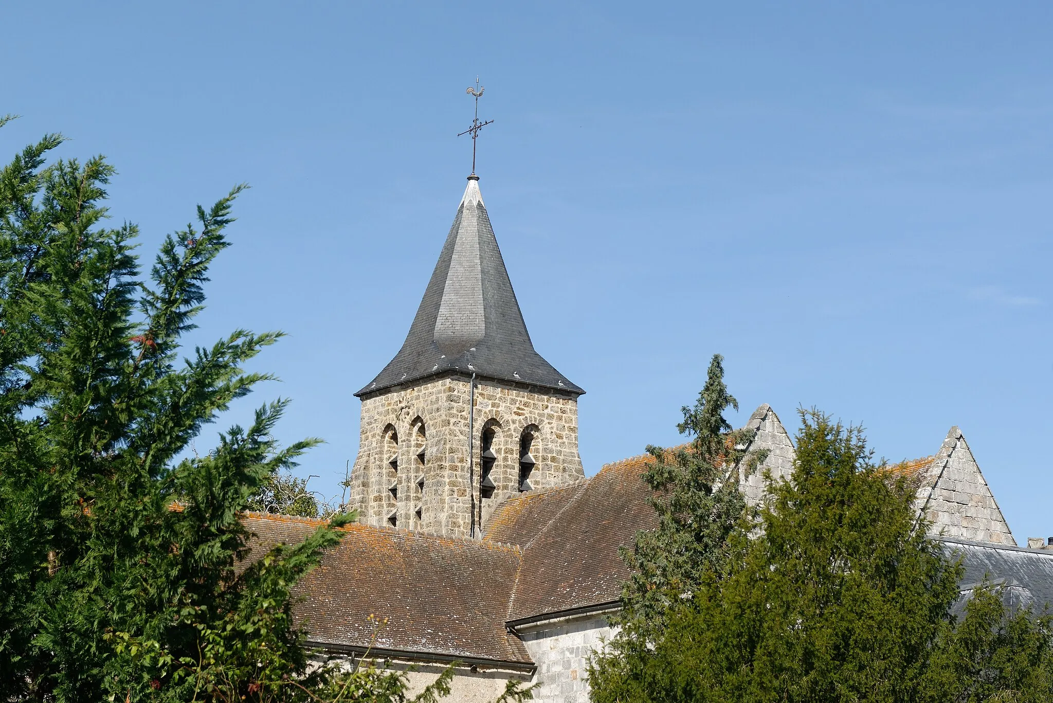 Photo showing: Clocher de l'église Saint-Didier de Bruyères-le-Châtel dans l'Essonne.