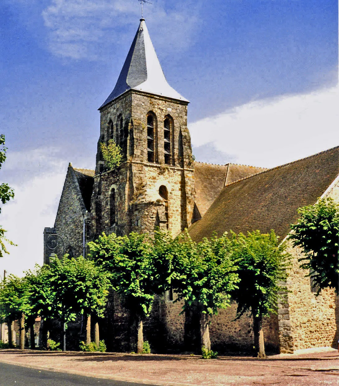 Photo showing: This building is classé au titre des monuments historiques de la France. It is indexed in the base Mérimée, a database of architectural heritage maintained by the French Ministry of Culture, under the reference PA00087842 .