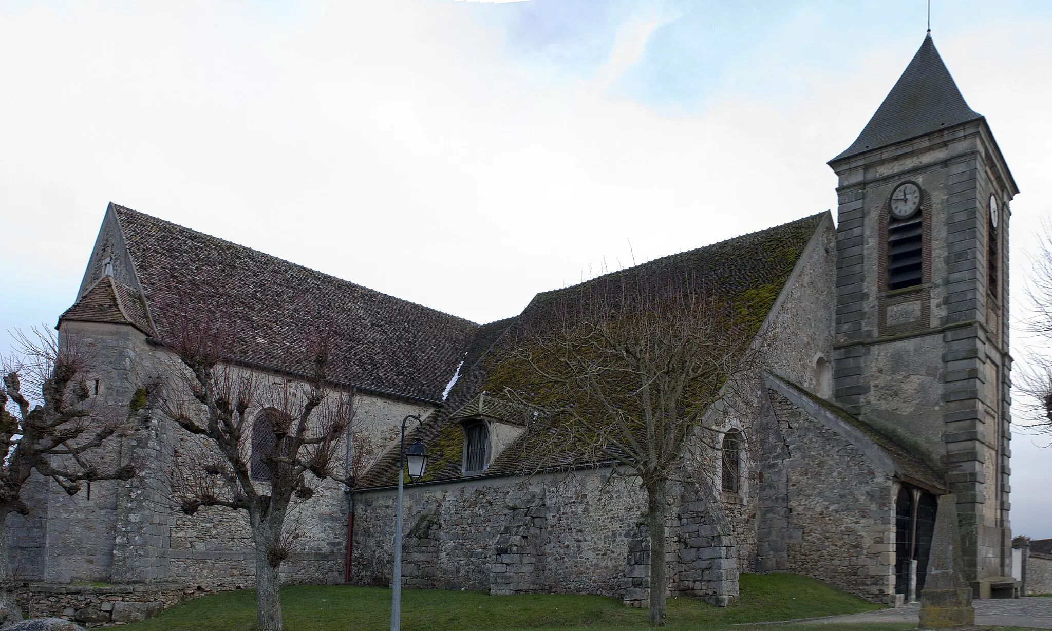 Photo showing: This building is inscrit au titre des monuments historiques de la France. It is indexed in the base Mérimée, a database of architectural heritage maintained by the French Ministry of Culture, under the reference PA00086850 .