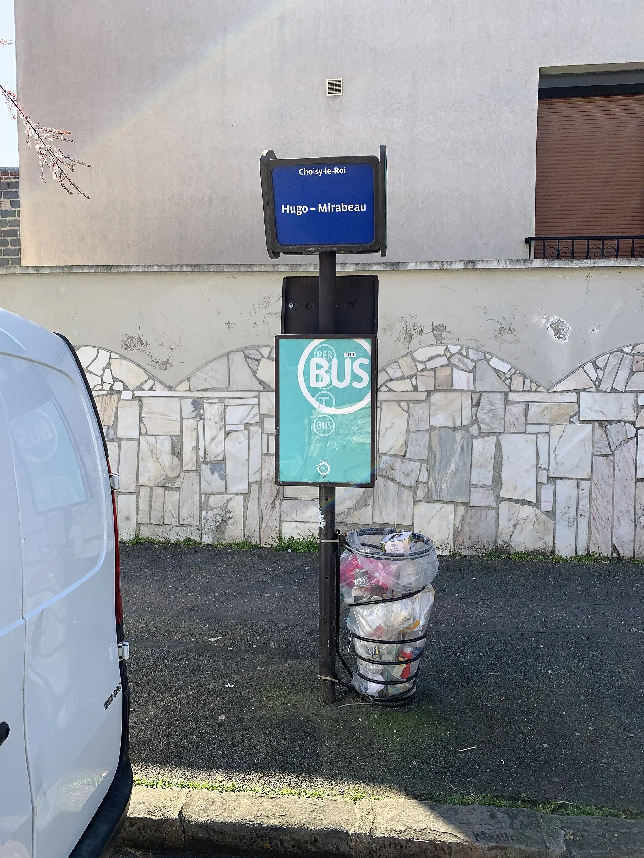 Photo showing: Arrêt de bus Hugo - Mirabeau, rue Mirabeau, Choisy-le-Roi.