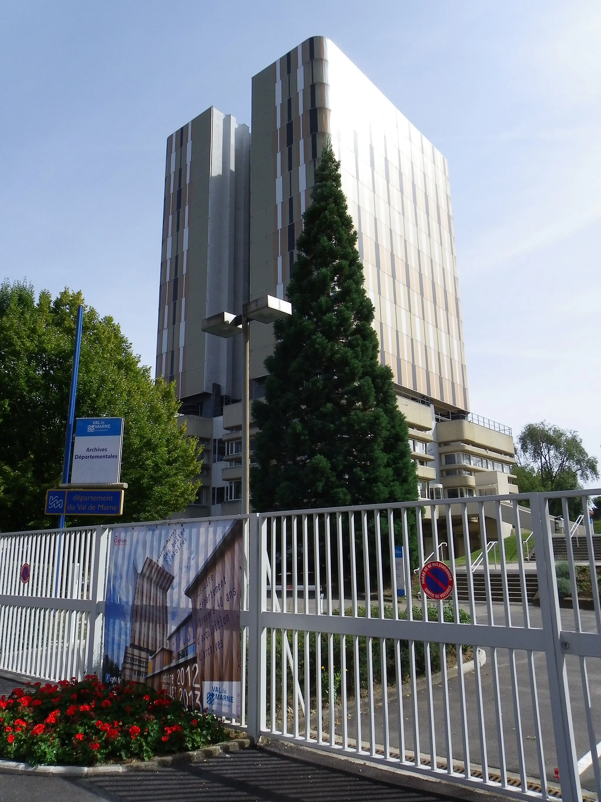 Photo showing: Archives Départementales du Val-de-Marne à Créteil