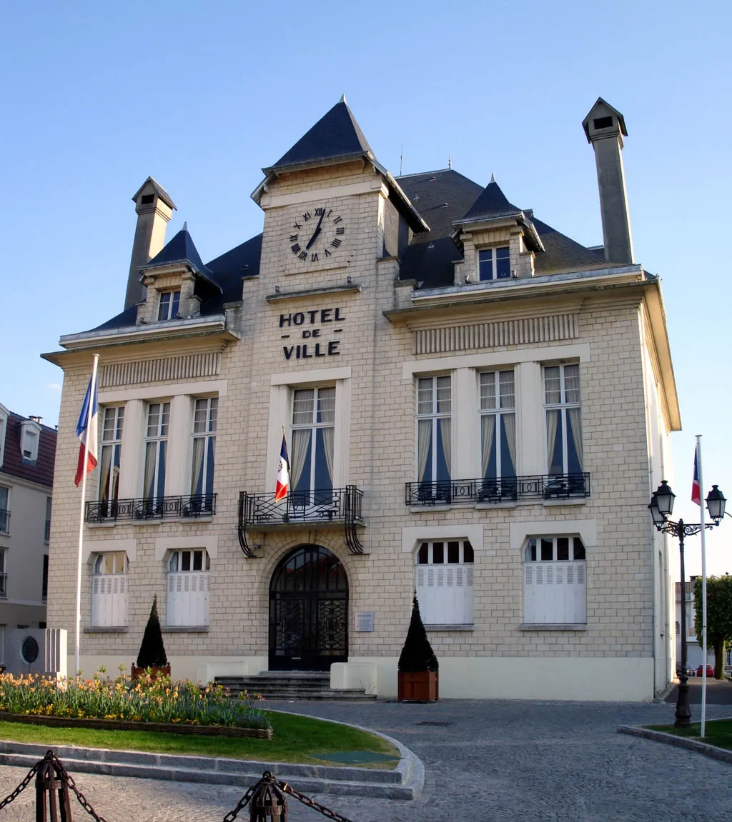 Photo showing: L'hôtel de ville de Deuil-la-Barre (France) -