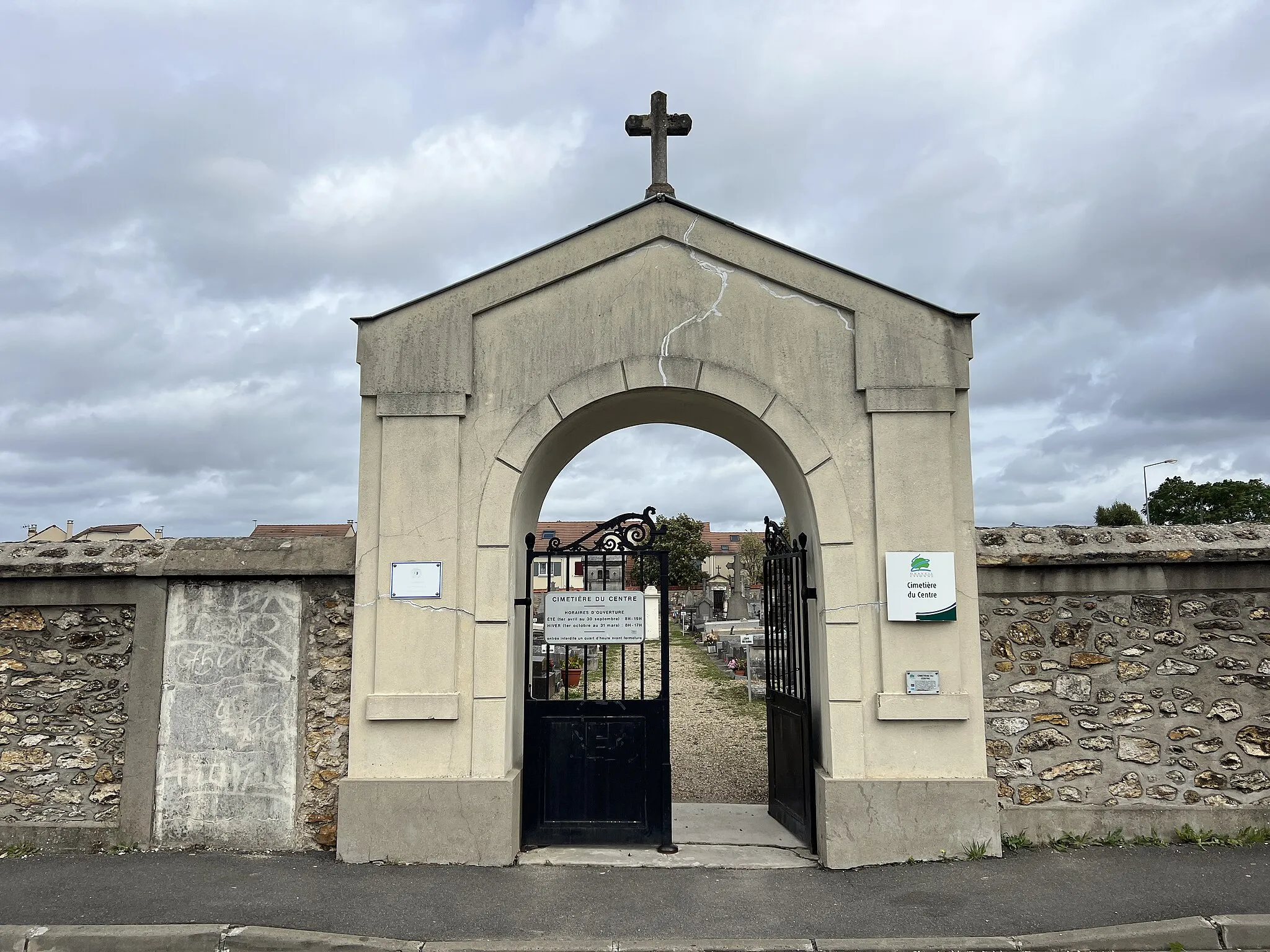 Photo showing: Cimetière ancien de Draveil.