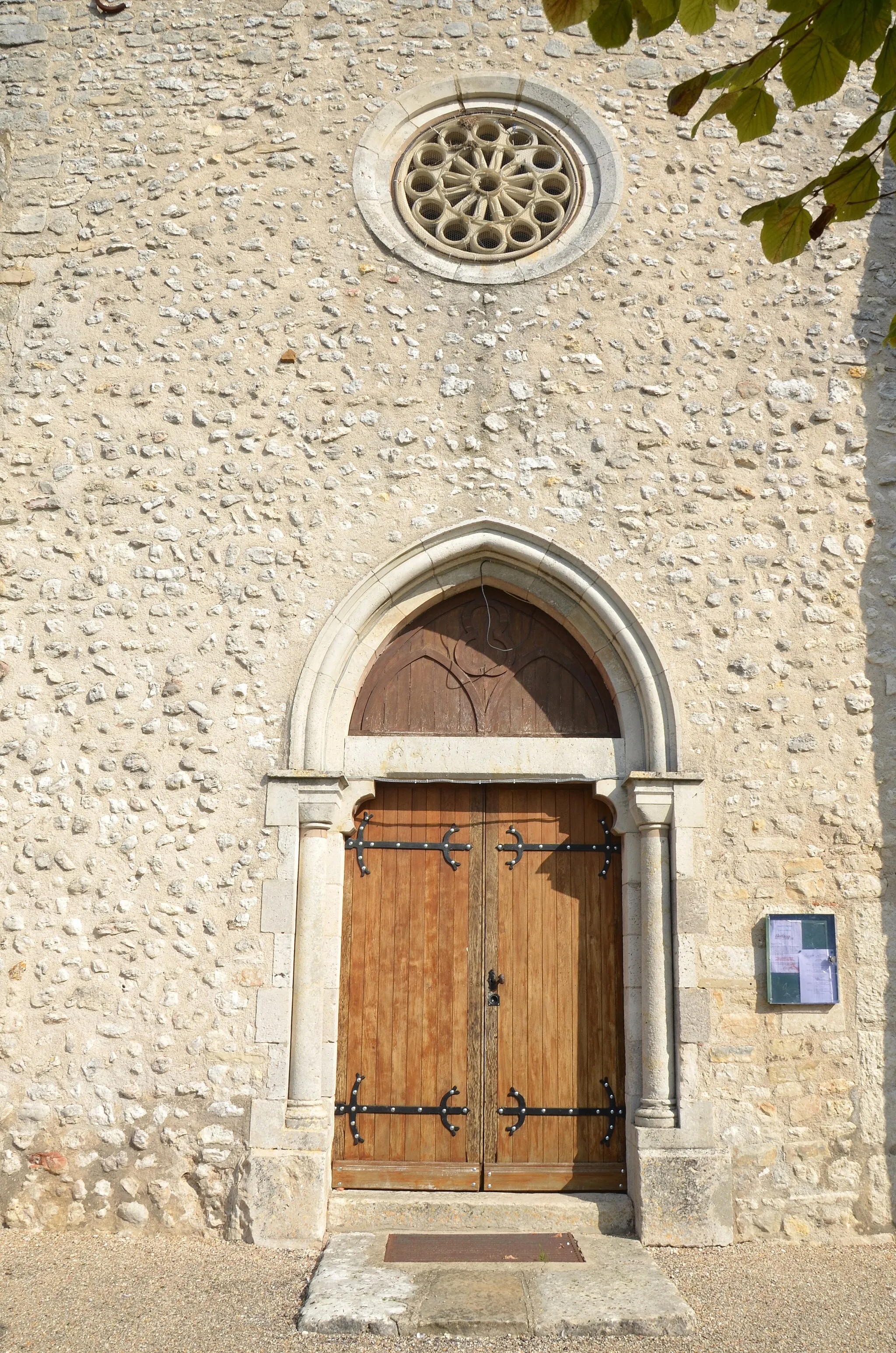 Photo showing: Église d'Écuelles, Seine et Marne, France.