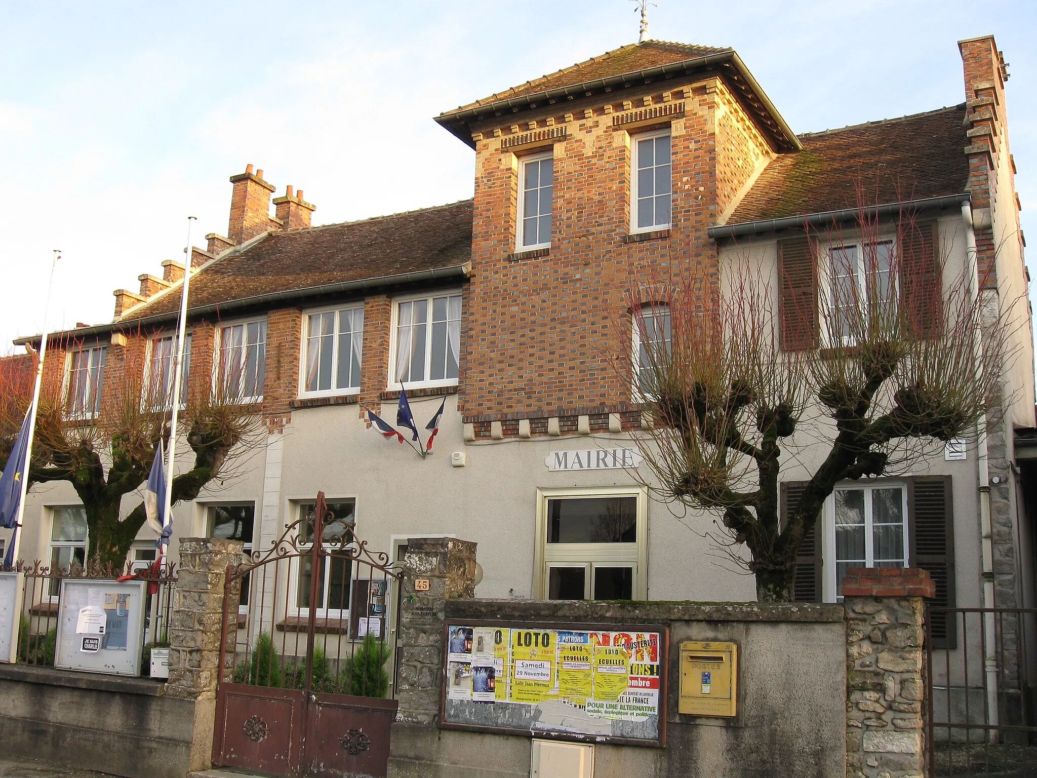 Photo showing: Mairie d'Écuelles. (Seine-et-Marne, région Île-de-France).