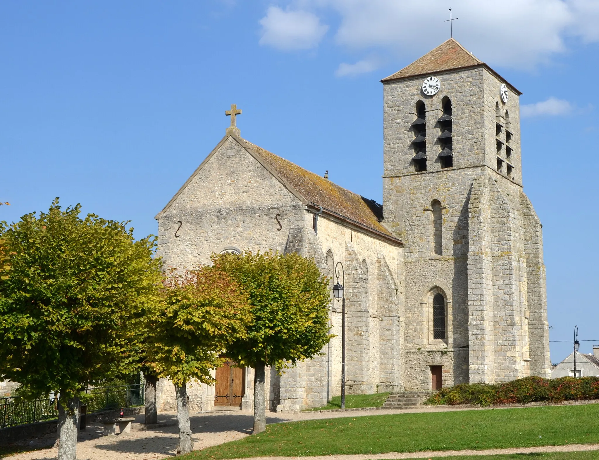Photo showing: Église d'Écuelles, Seine et Marne, France.