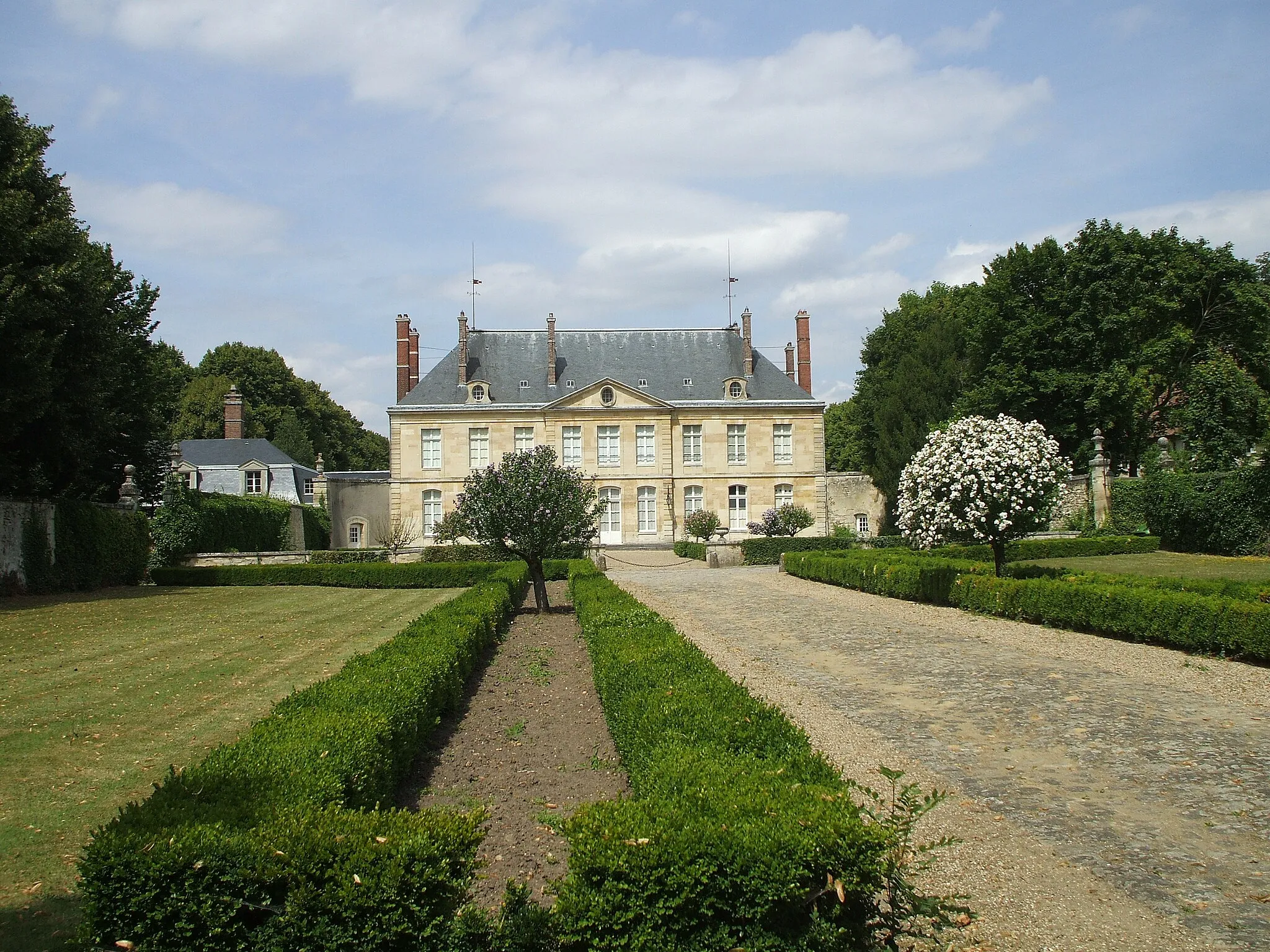 Photo showing: Castel of ennery val d'oise france