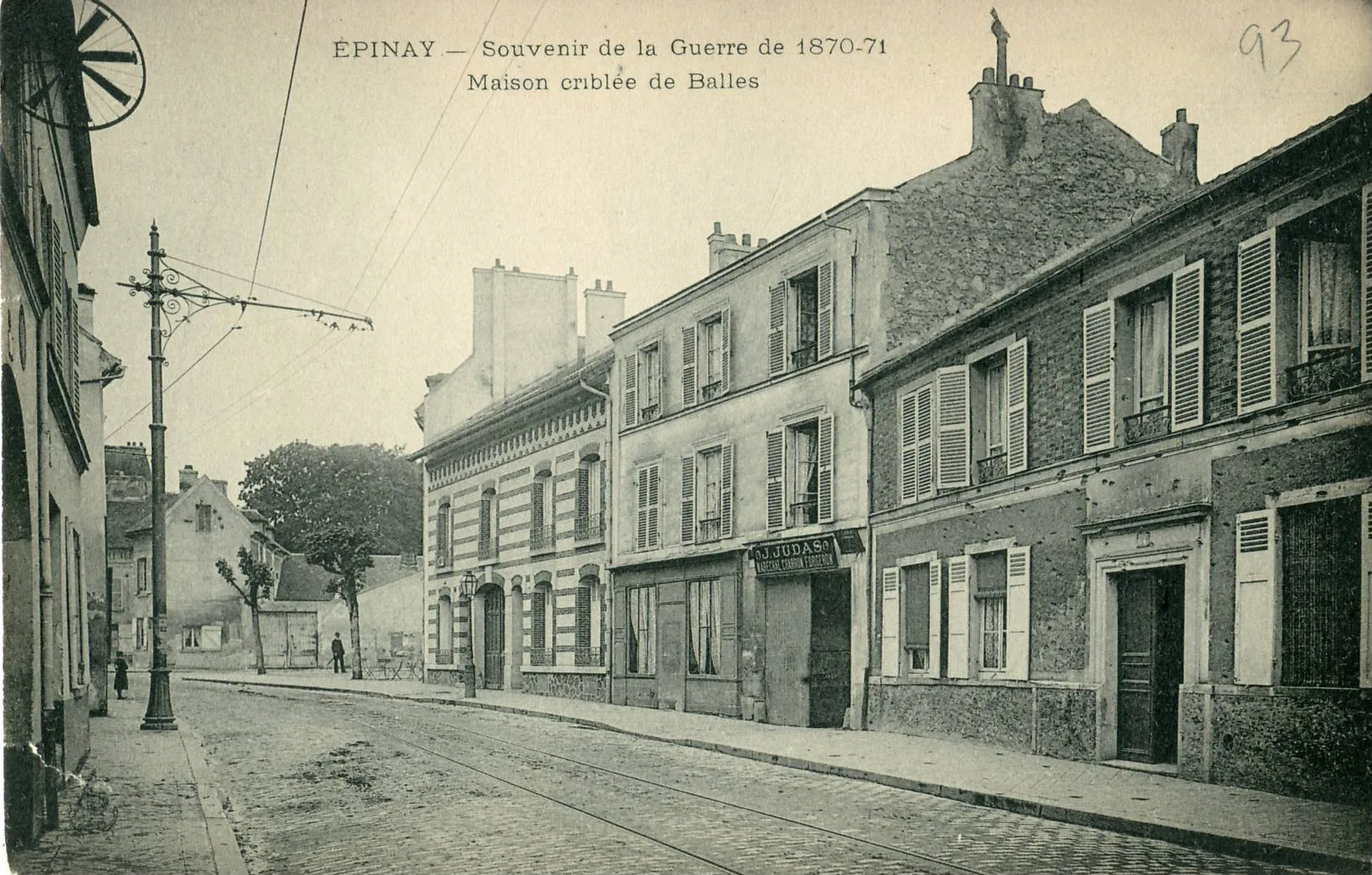 Photo showing: Carte postale ancienne : Épinay-sur-Seine : souvenir de la Guerre de 1870 Maison cribrée de balle.