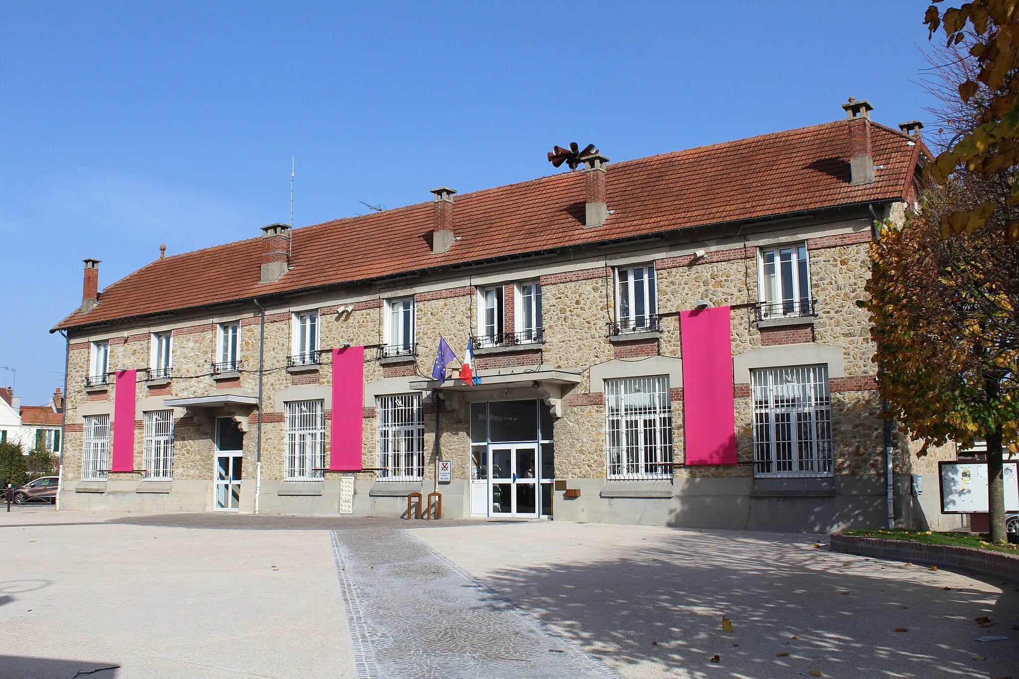Photo showing: Mairie d'Esbly.