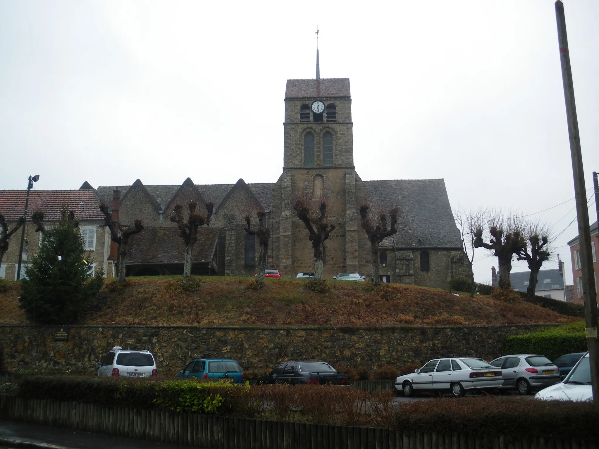 Photo showing: Forges les Bains Church, Essonne, France