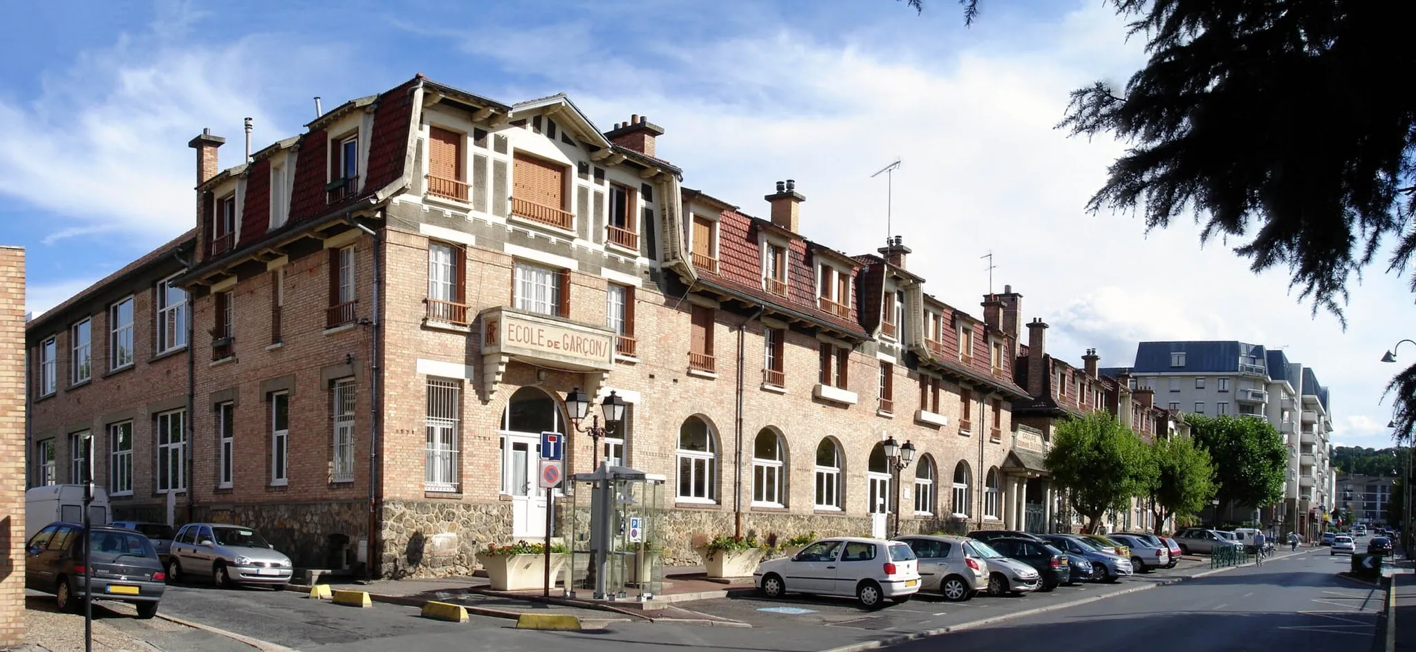 Photo showing: Le groupe scolaire Ferdinand-Buisson à Franconville (Val-d'Oise), France