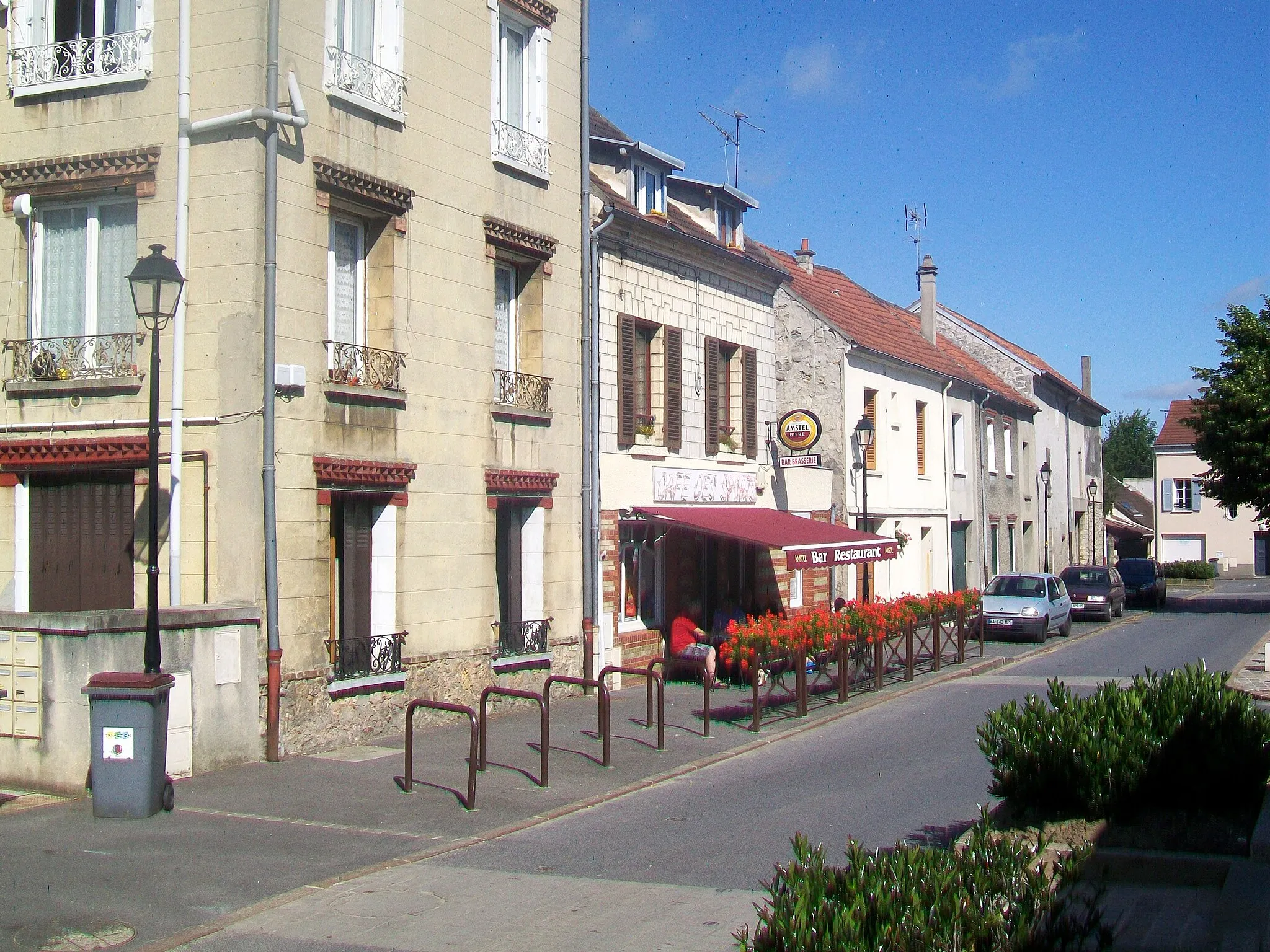 Photo showing: La rue de Méry à Frépillon.