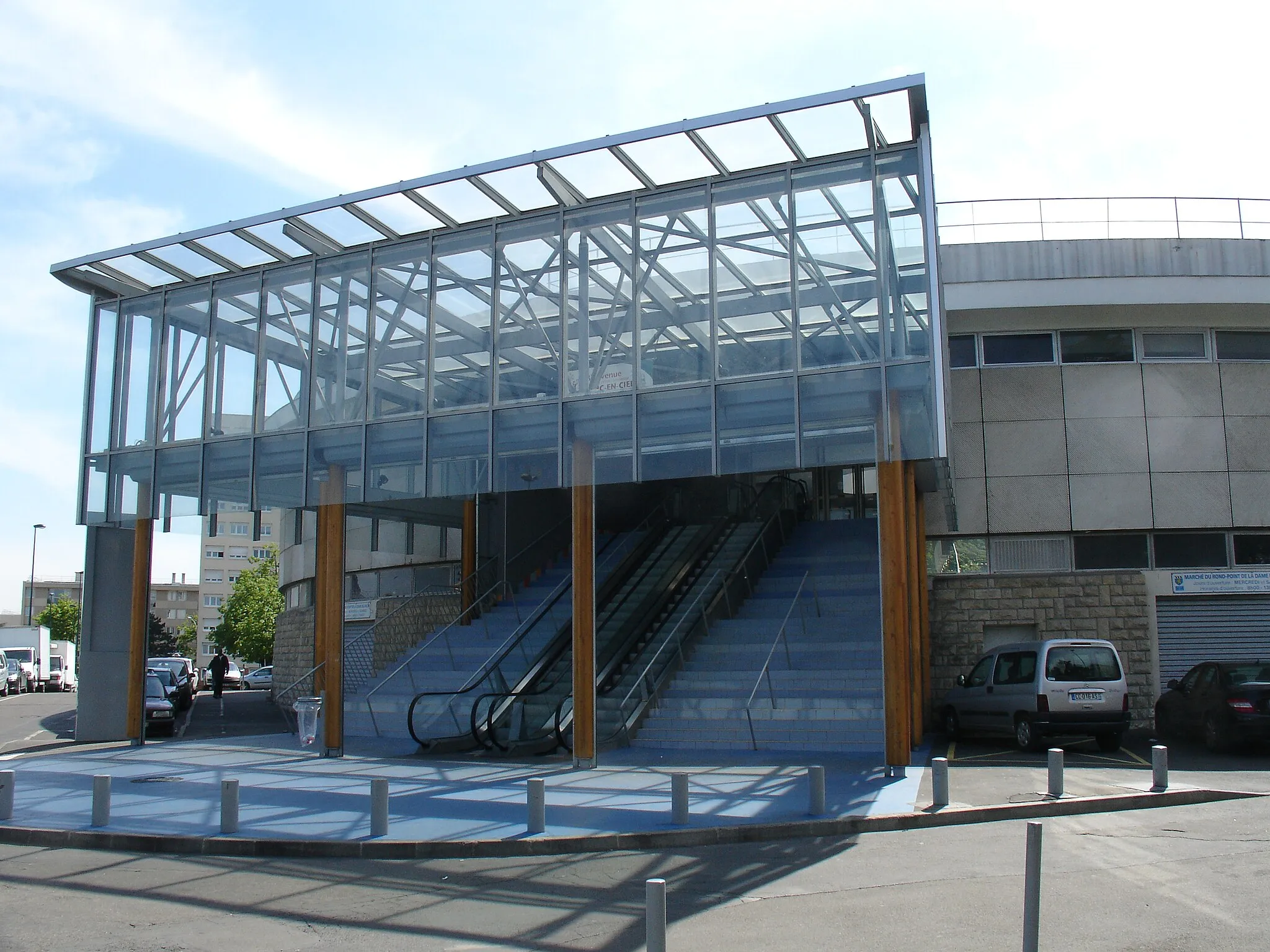 Photo showing: Centre commercial Arc en ciel à Garges-lès-Gonesse
