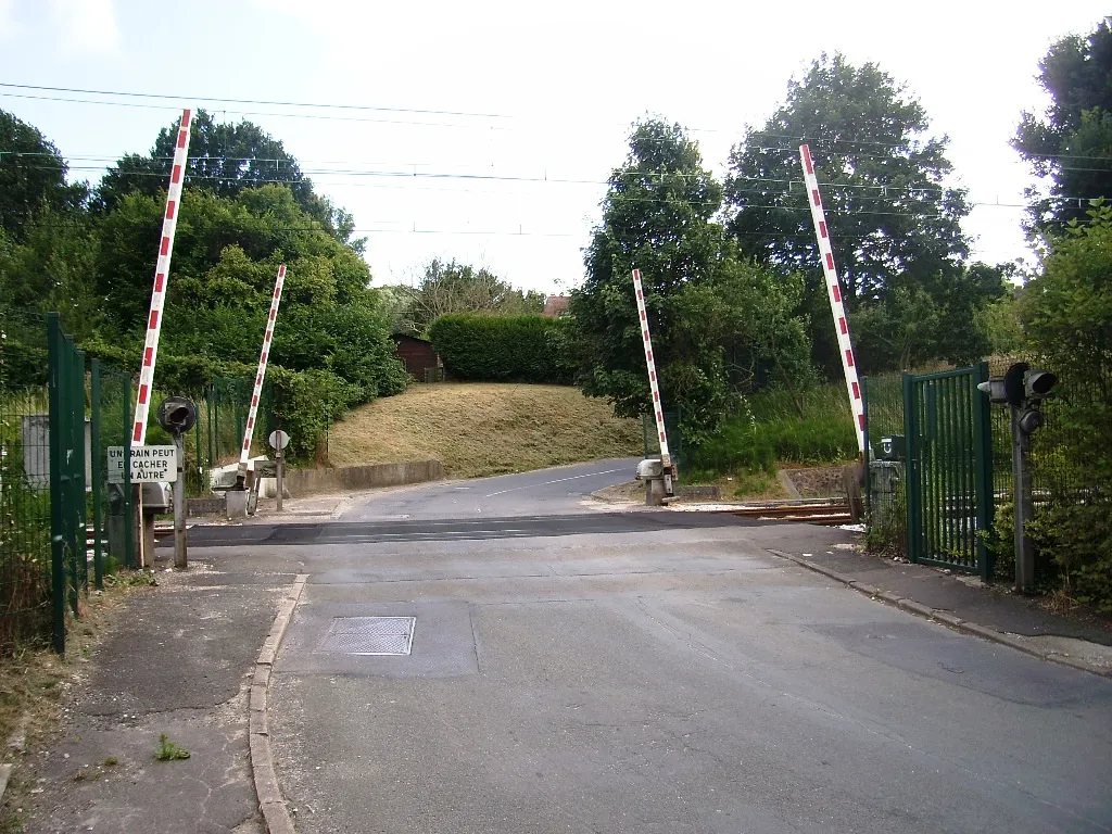 Photo showing: Passage à niveau de Gif-sur-Yvette (91) sur la ligne B du RER d'Île-de-France