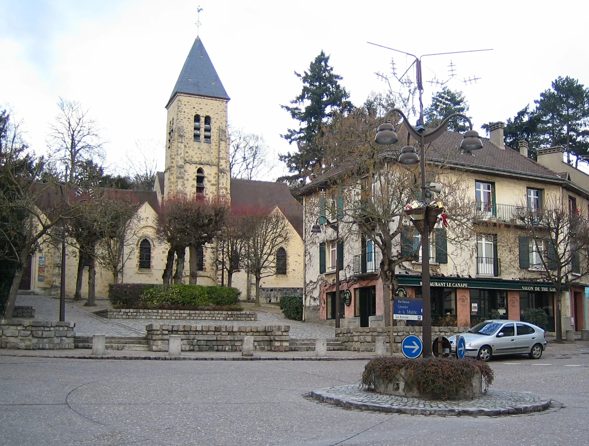 Photo showing: Saint-Rémi church in Gif-sur-Yvette (small town near Paris).