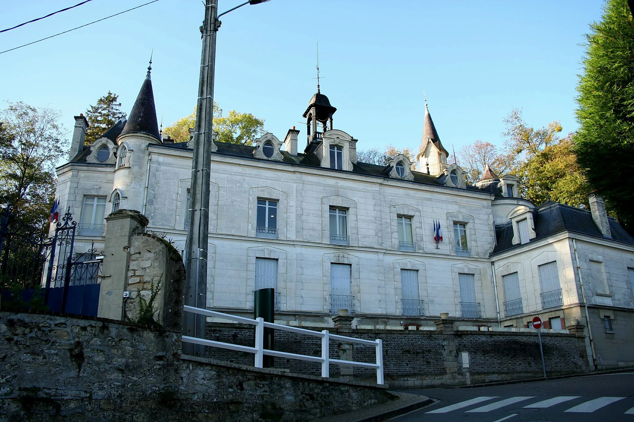 Photo showing: Ancienne mairie de Hardricourt - Yvelines (France)