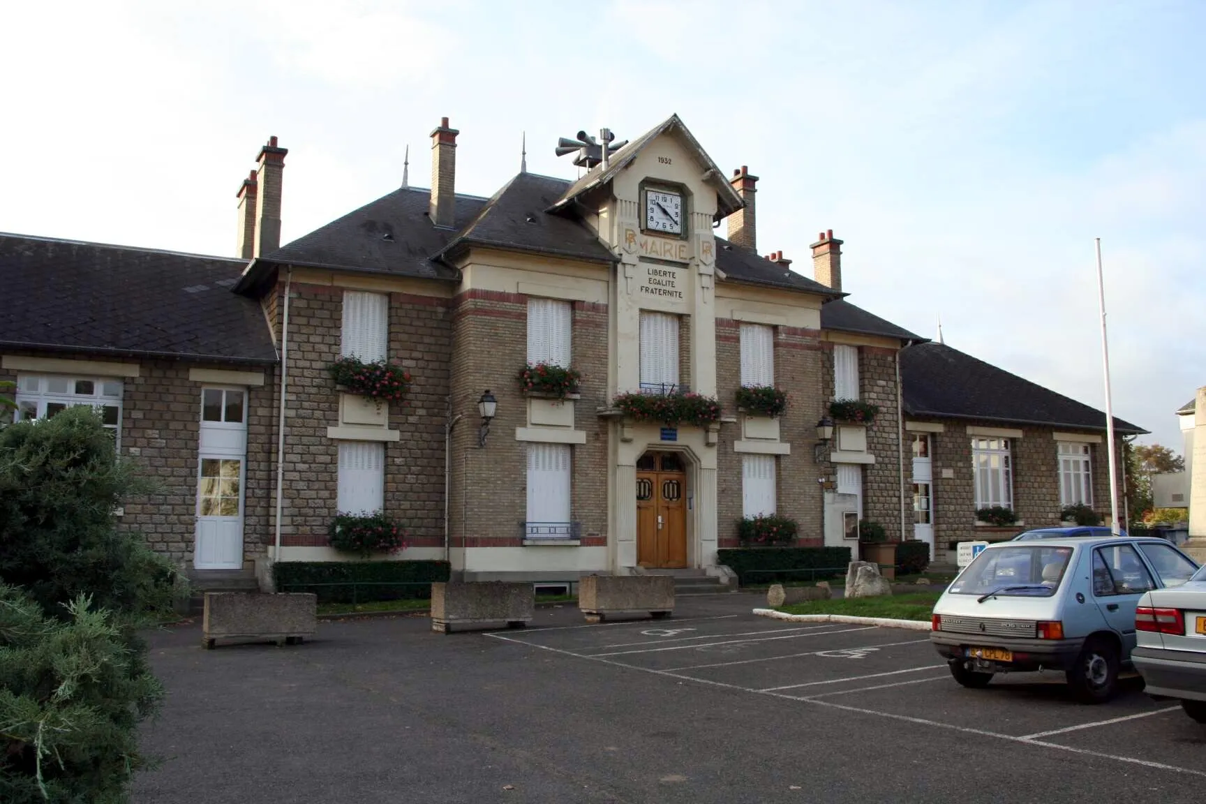 Photo showing: Mairie d'Issou - Yvelines (France)