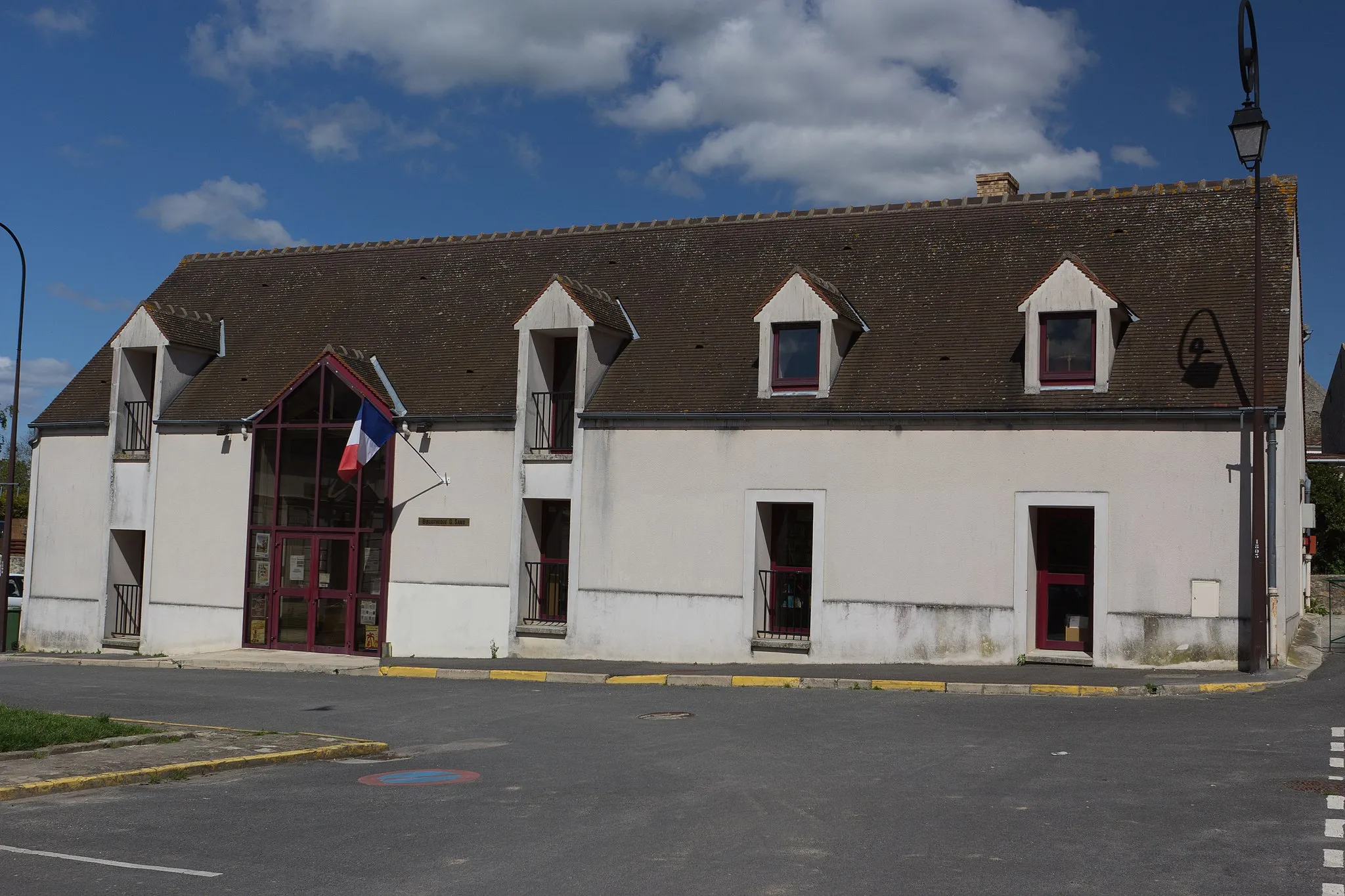 Photo showing: Bibliothèque, Itteville, département de l'Essonne, France.