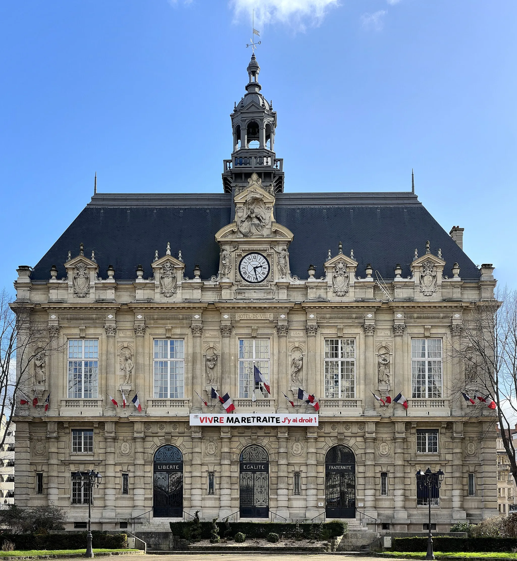 Photo showing: Town hall of Ivry-sur-Seine, France.