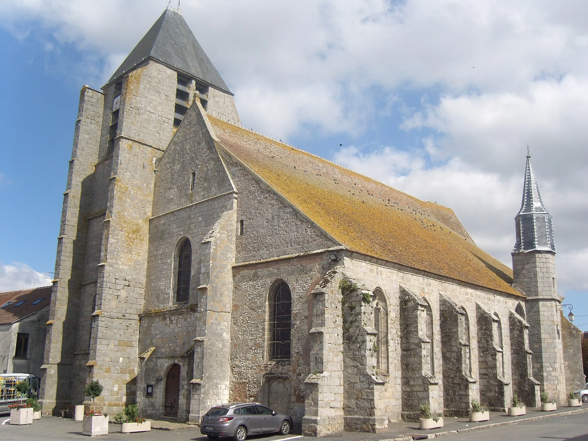 Photo showing: Saint-Aubin church of Jouy-le-Châtel