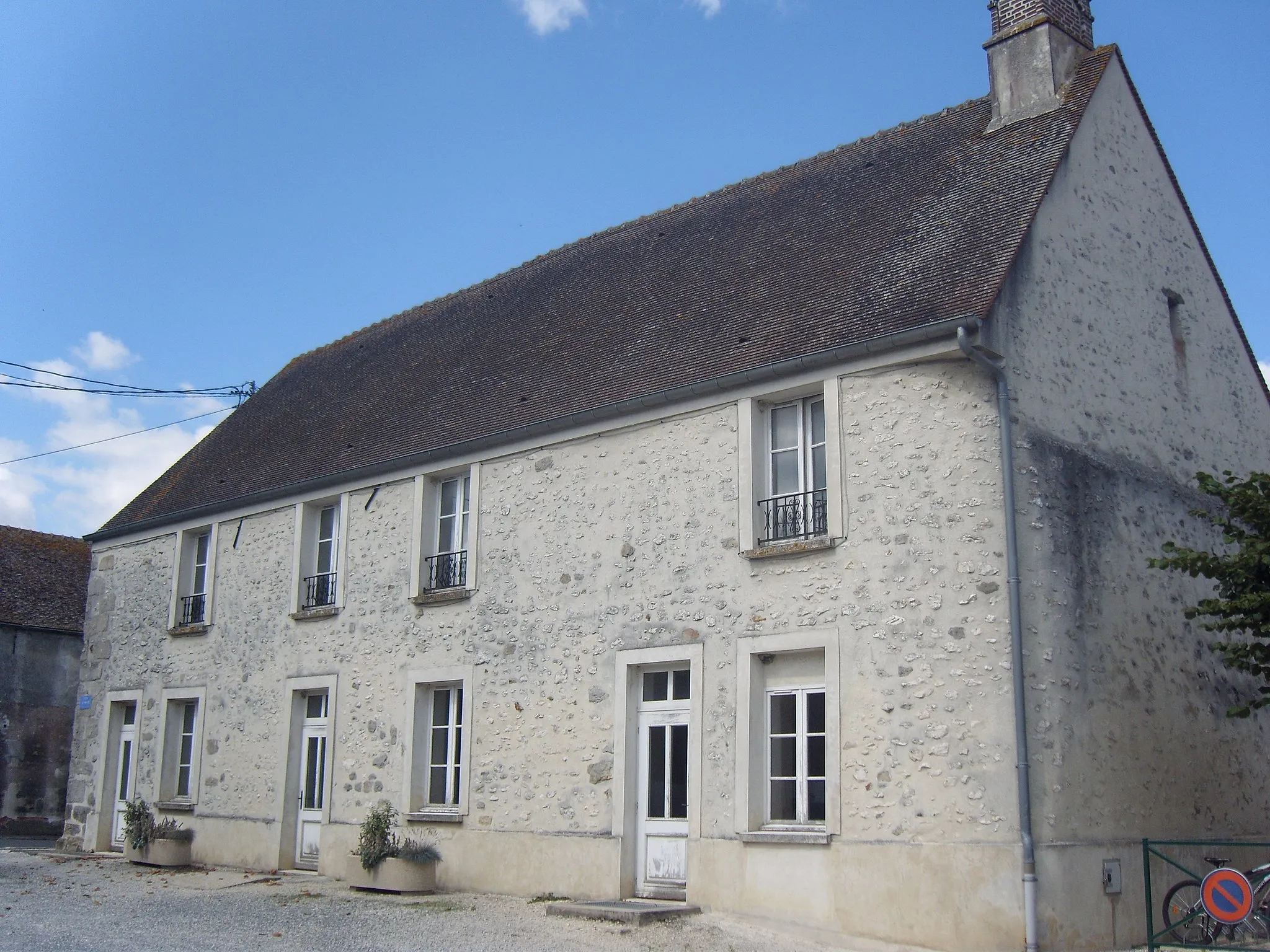 Photo showing: Former town hall of Jouy-le-Châtel