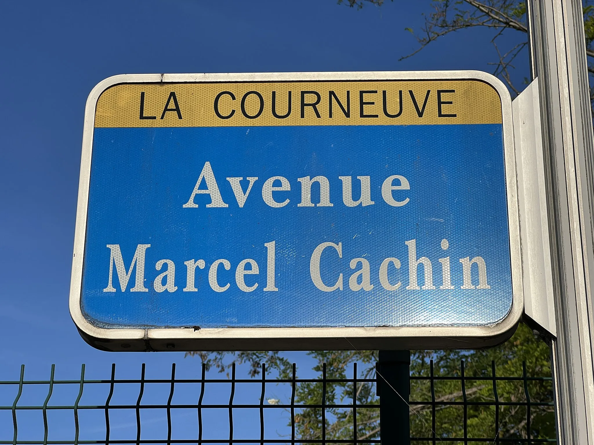 Photo showing: Plaque de l'avenue Marcel-Cachin, La Courneuve.