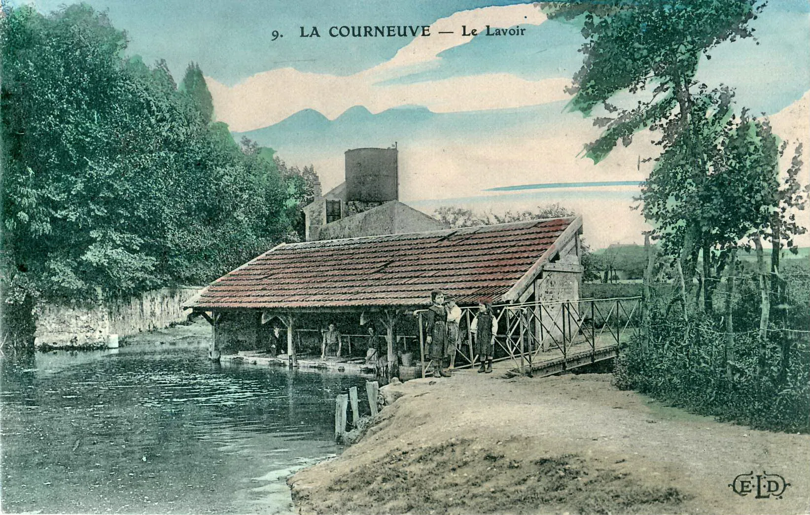 Photo showing: Carte postale ancienne éditée par ELD, N° 9 LA COURNEUVE - Le Lavoir (sur la rivière Croult)