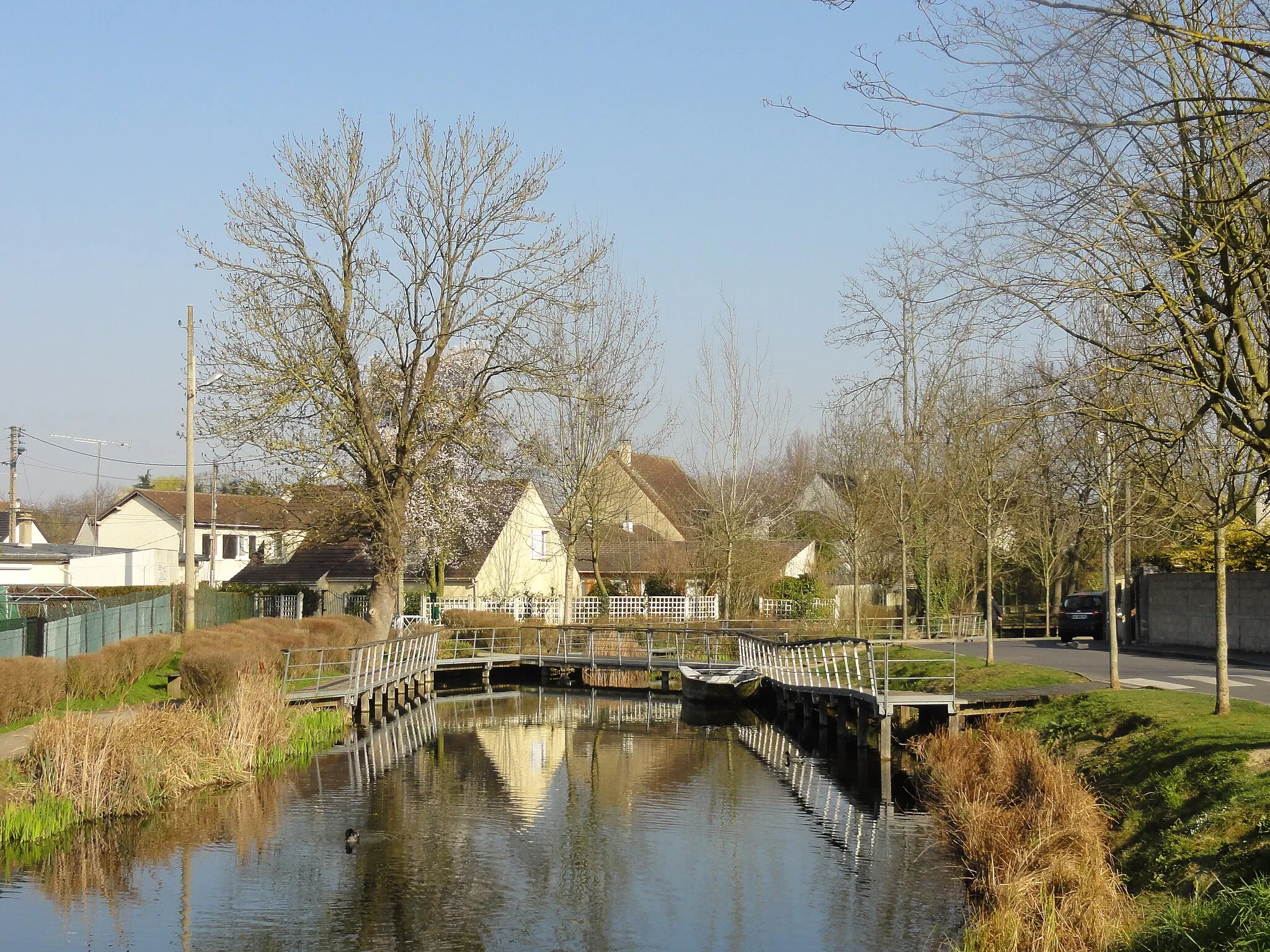 Photo showing: Les étangs.