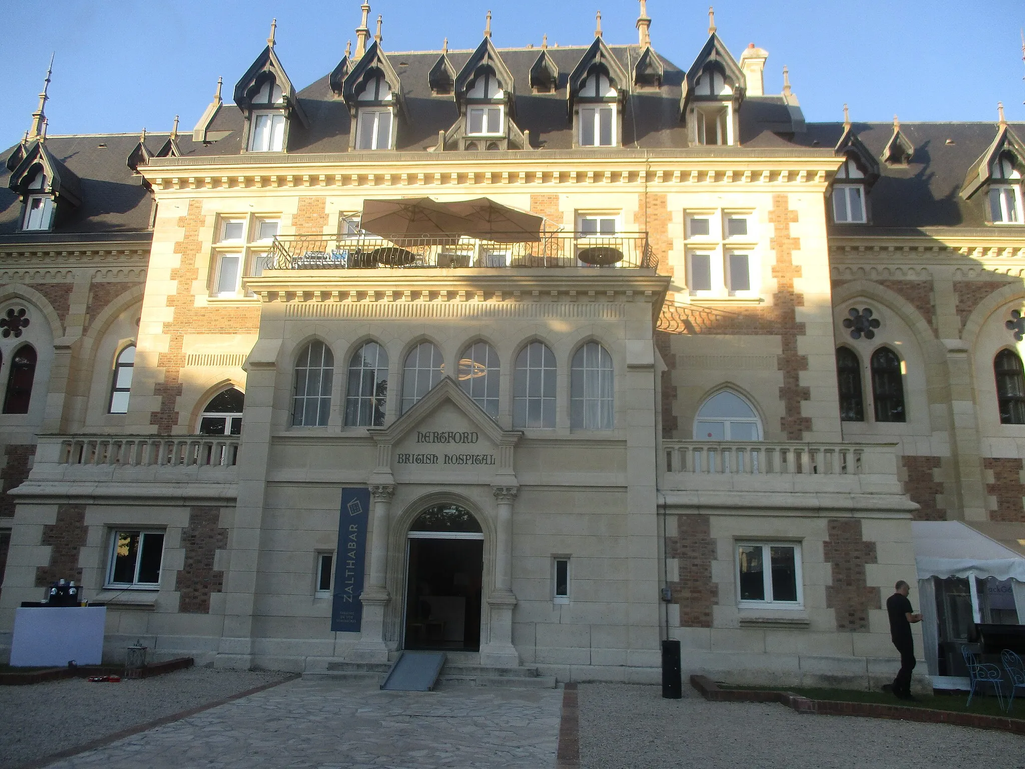 Photo showing: Ancien hôpital Hertford à Levallois-Perret.