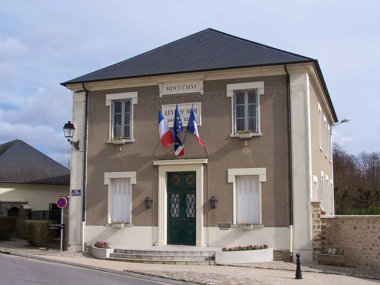 Photo showing: Town hall of Lévis-Saint-Nom (Yvelines, France)