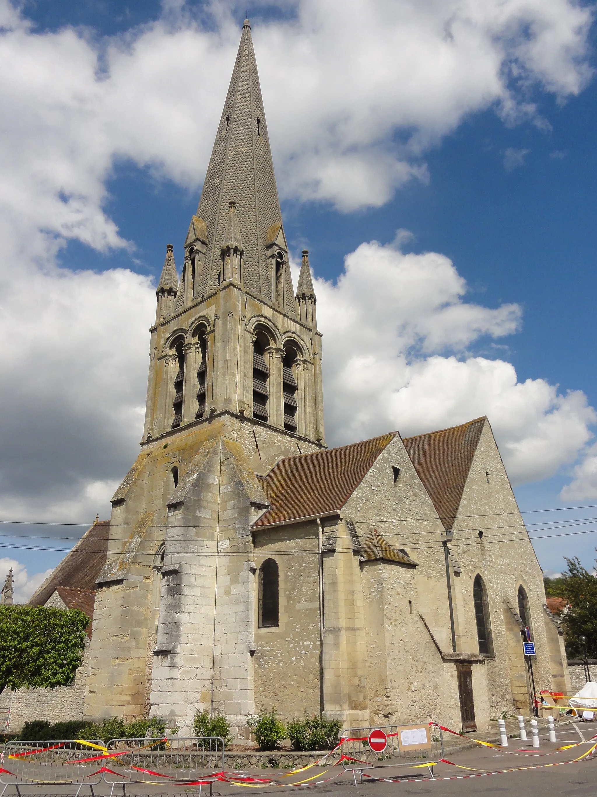 Photo showing: Église Saint-Aubin de Limay - voir titre.