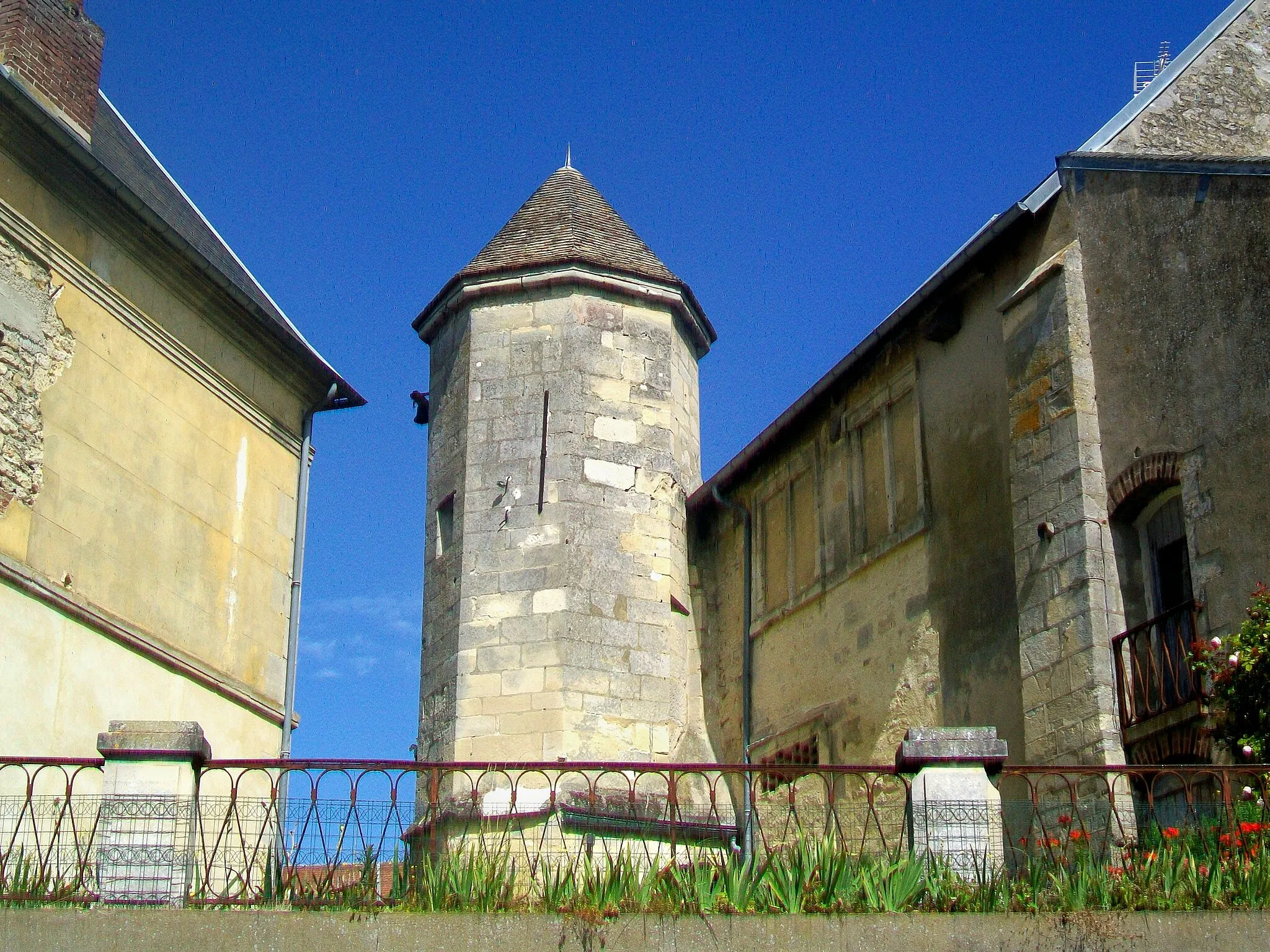 Photo showing: Ancienne ferme seigneuriale, 25 rue André-et-Maurice-Guesnier, au hameau de Blamécourt.