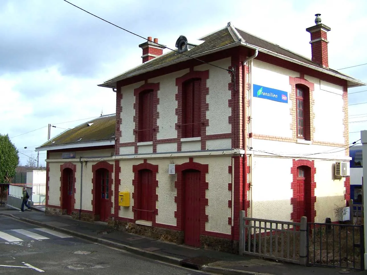 Photo showing: Railway station of Maurecourt in Andrésy (Yvelines, France)