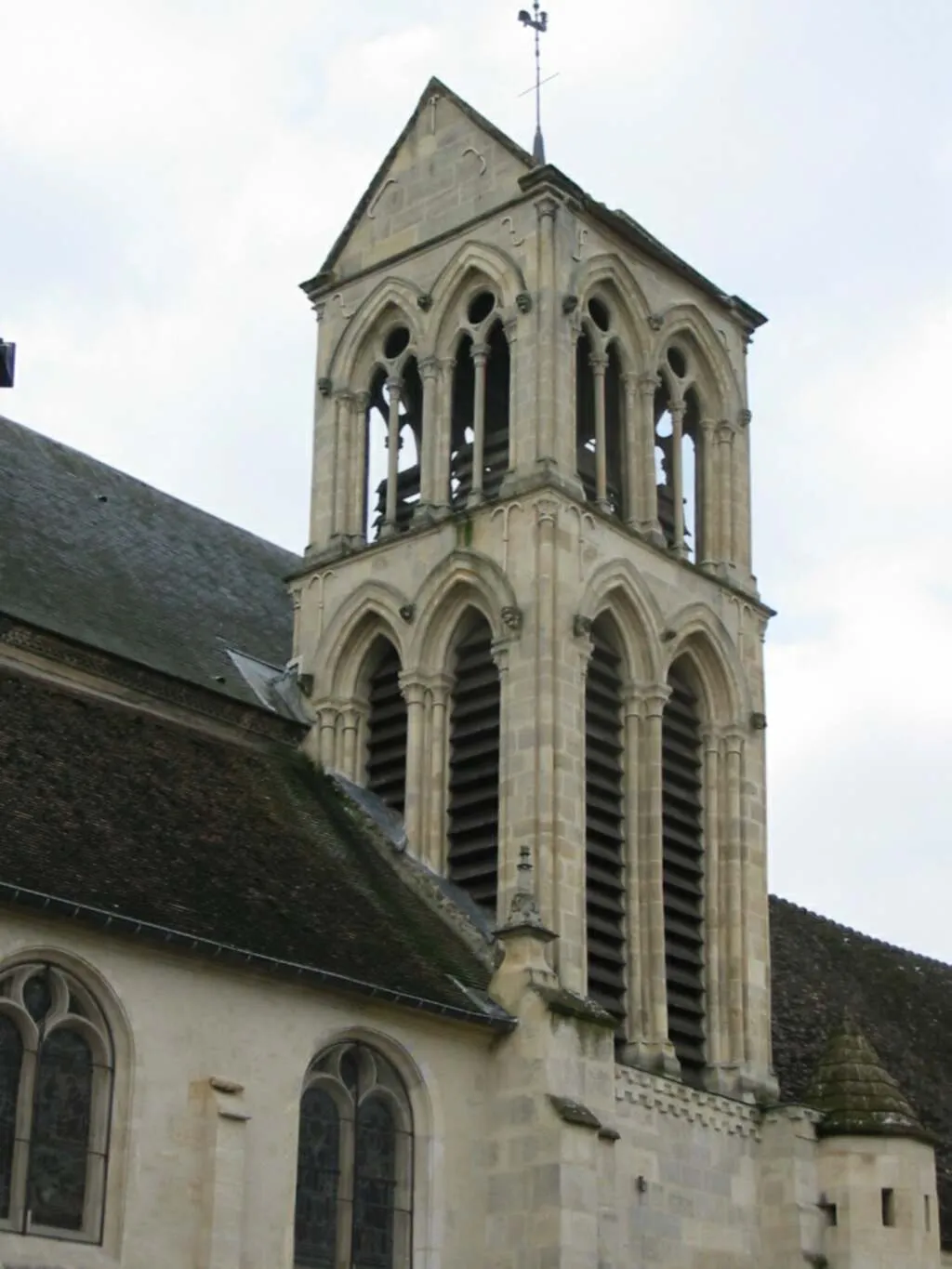 Photo showing: Clocher Mézières 110401; Photo JH Mora