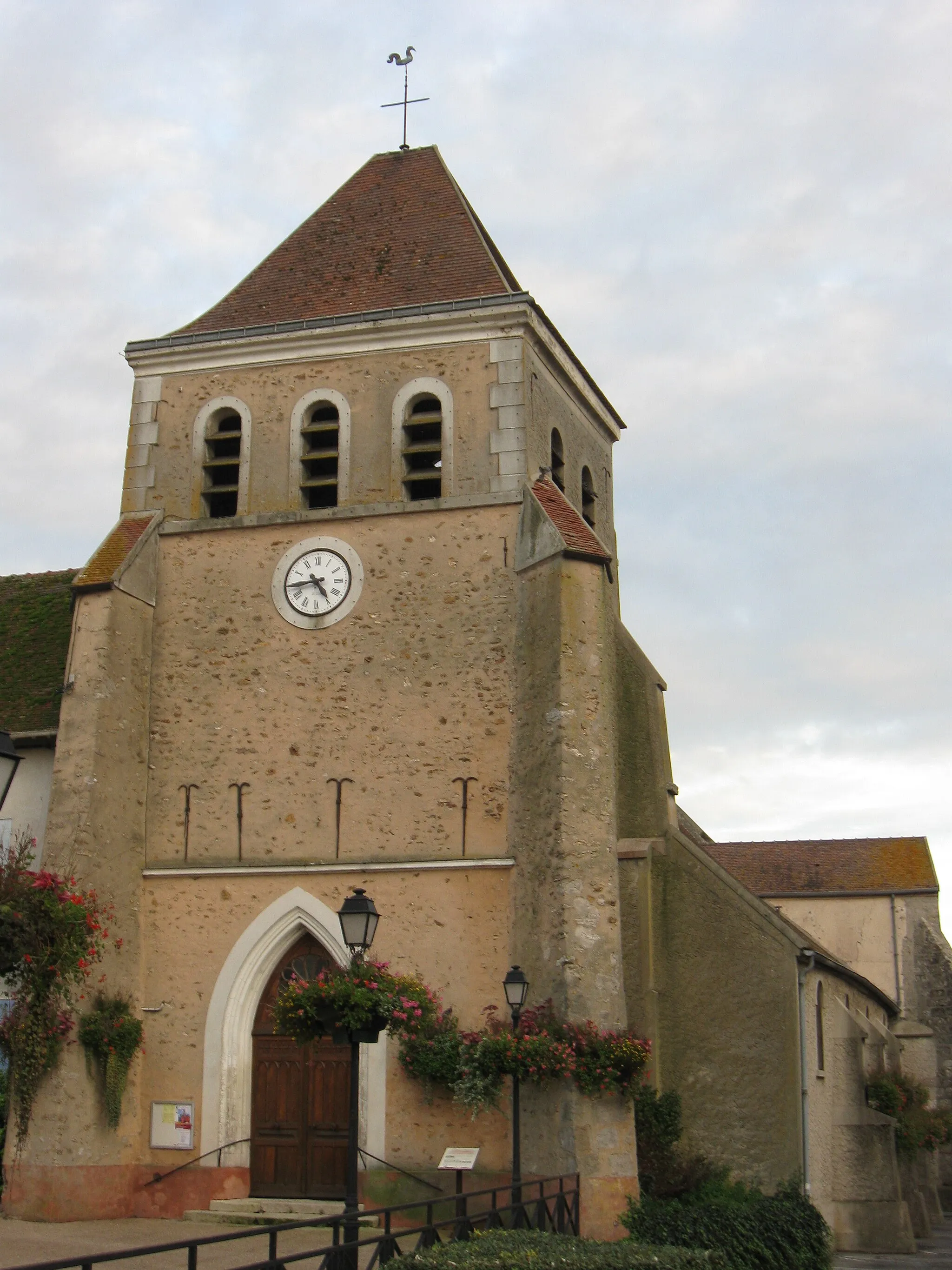 Photo showing: Église Saint-Rémi de Mouroux (département de la Seine-et-Marne, région Île-de-France).