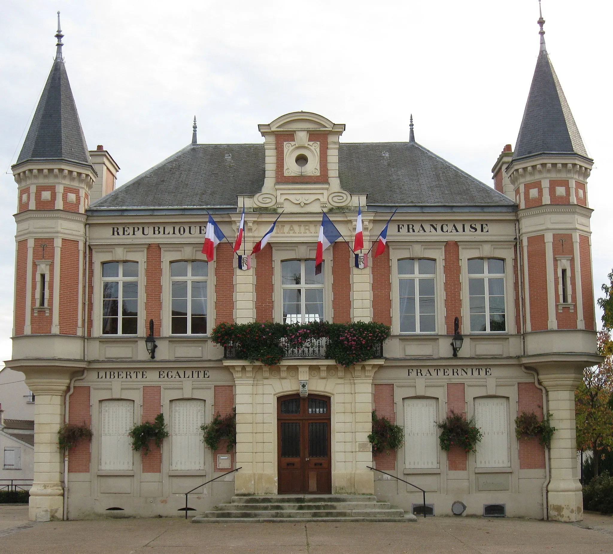 Photo showing: Mairie de Mouroux (département de la Seine et Marne, région Île-de-France).
