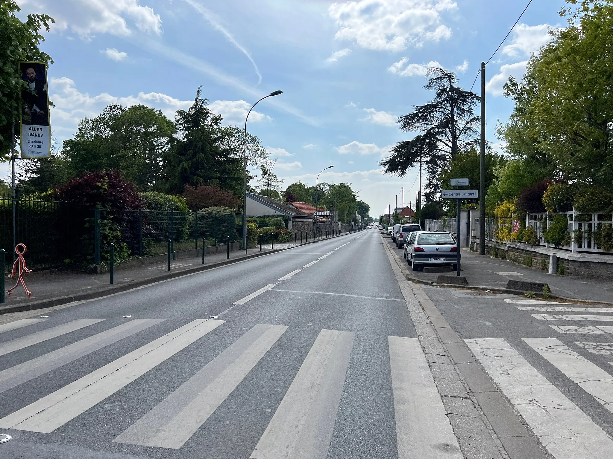 Photo showing: Avenue Wladimir d'Ormesson, Ormesson-sur-Marne.