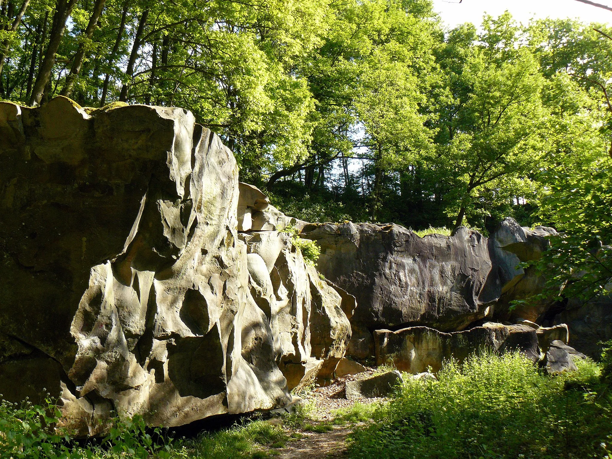 Photo showing: Anciennes carrières de grès de La Troche à Orsay (Essonne, France)