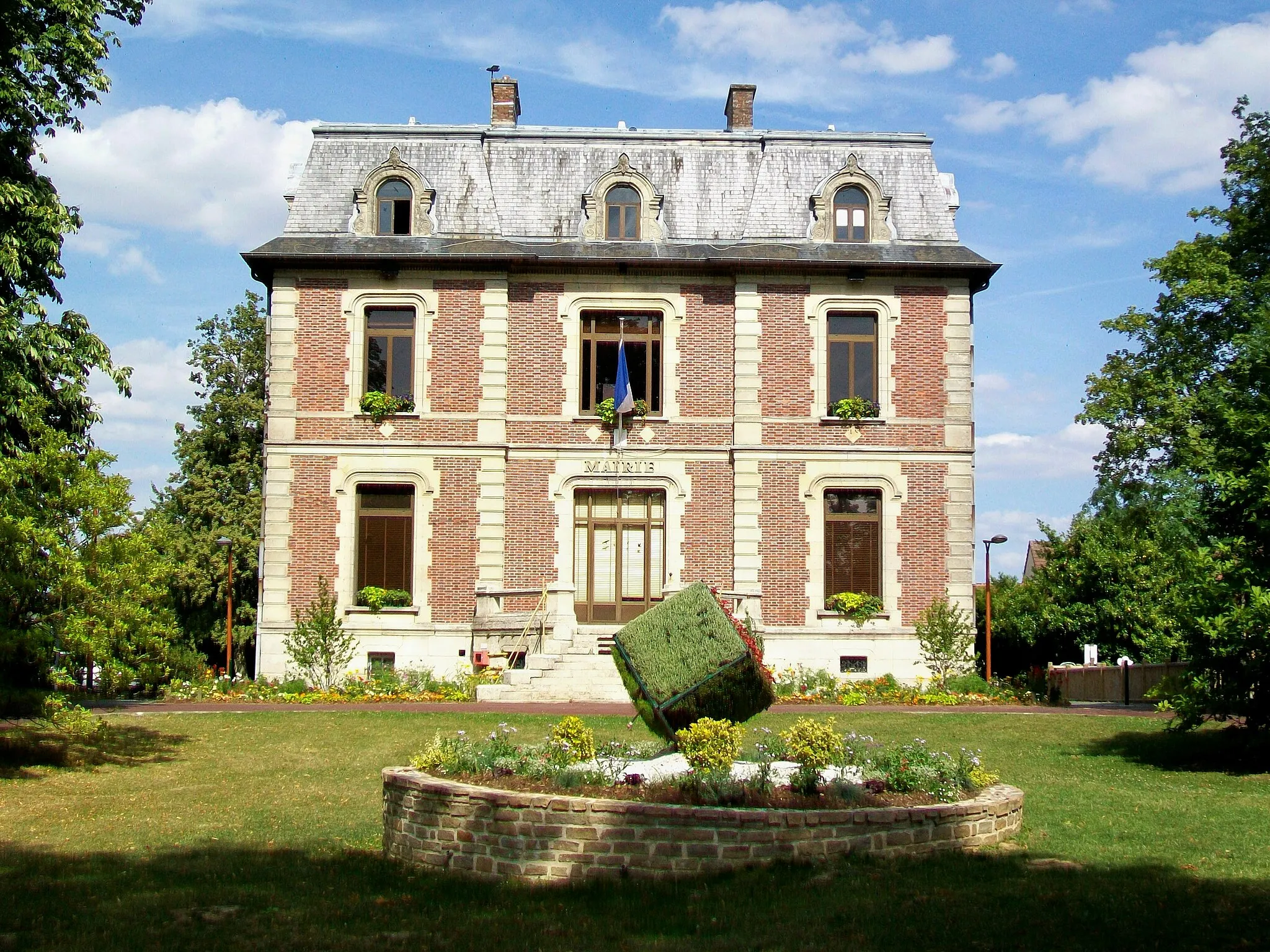 Photo showing: La mairie d'Othis (77).