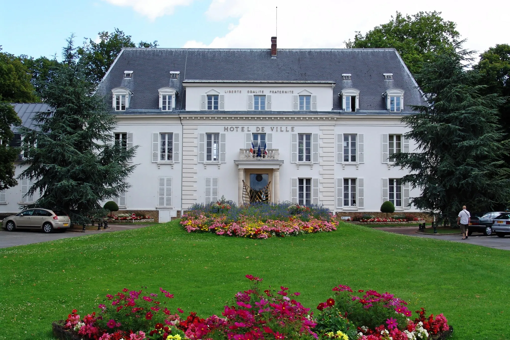 Photo showing: Mairie de Pontault Combault (77)