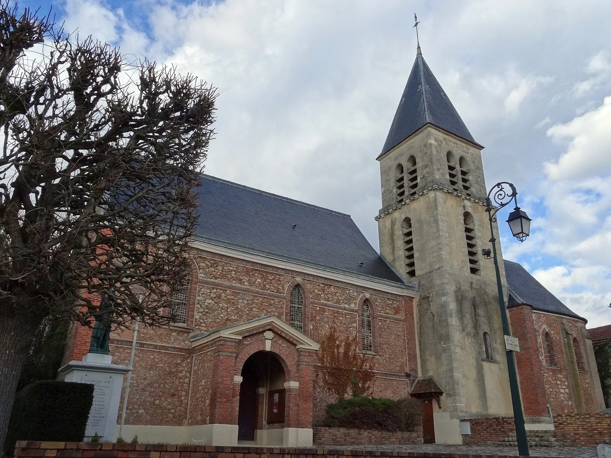 Photo showing: Église Notre-Dame de Pringy. (Seine-et-Marne, région Île-de-France).