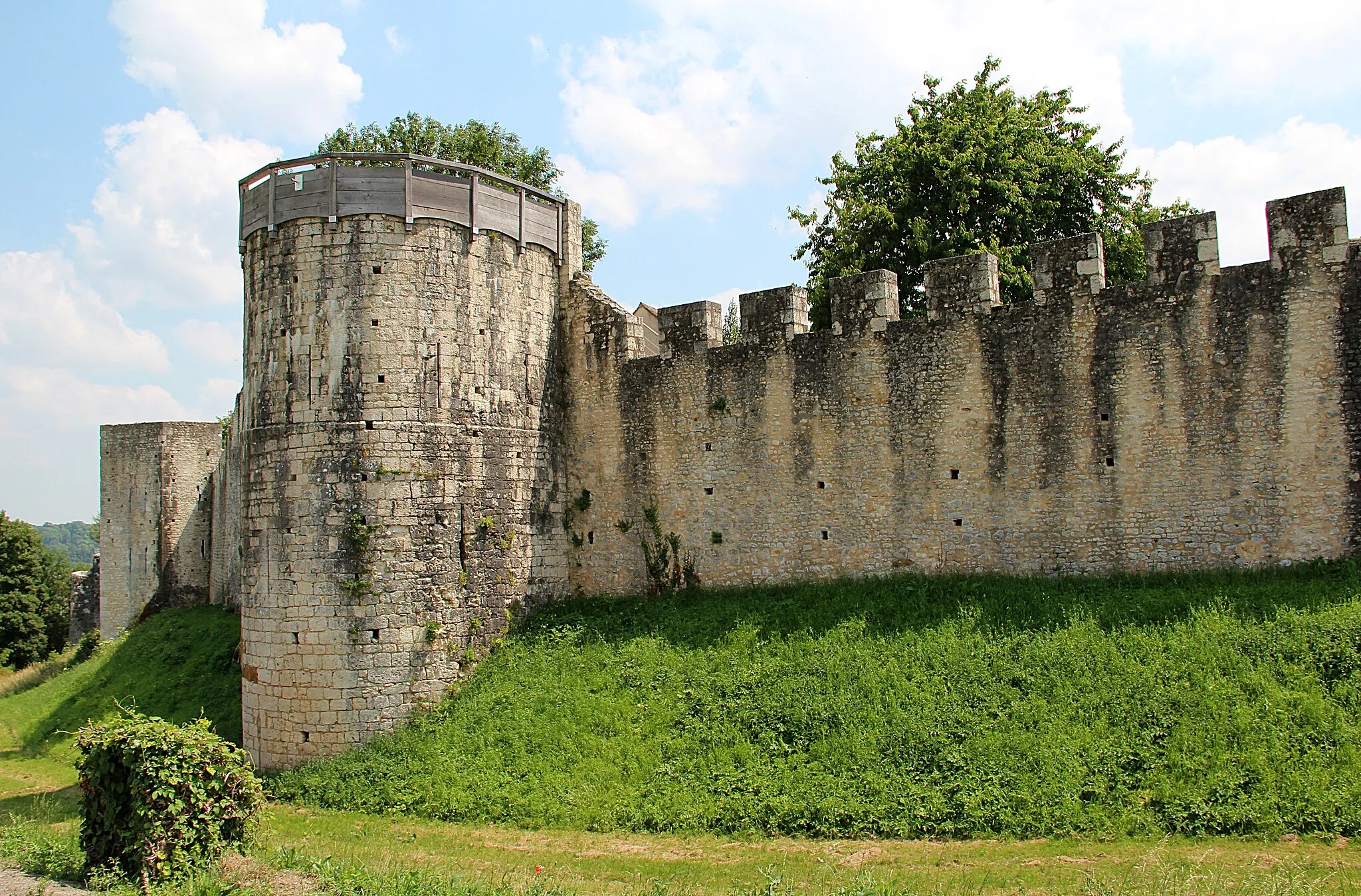 Photo showing: Provins (Île-de-France),  “Grandes Planches” city walls and towers.
